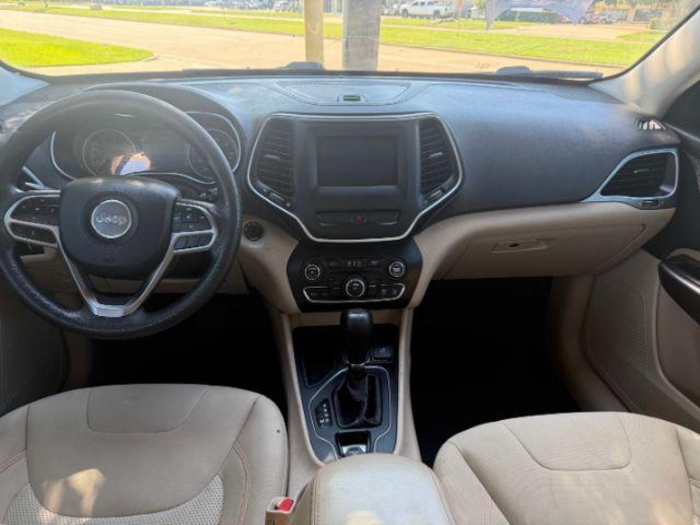 2019 BLACK Jeep Cherokee Latitude FWD (1C4PJLCB2KD) with an 2.4L L4 DOHC 16V engine, 9-Speed Automatic transmission, located at 2715 W Pioneer Pkwy, Arlington, TX, 76013, (817) 265-9009, 32.710262, -97.153236 - Photo#11