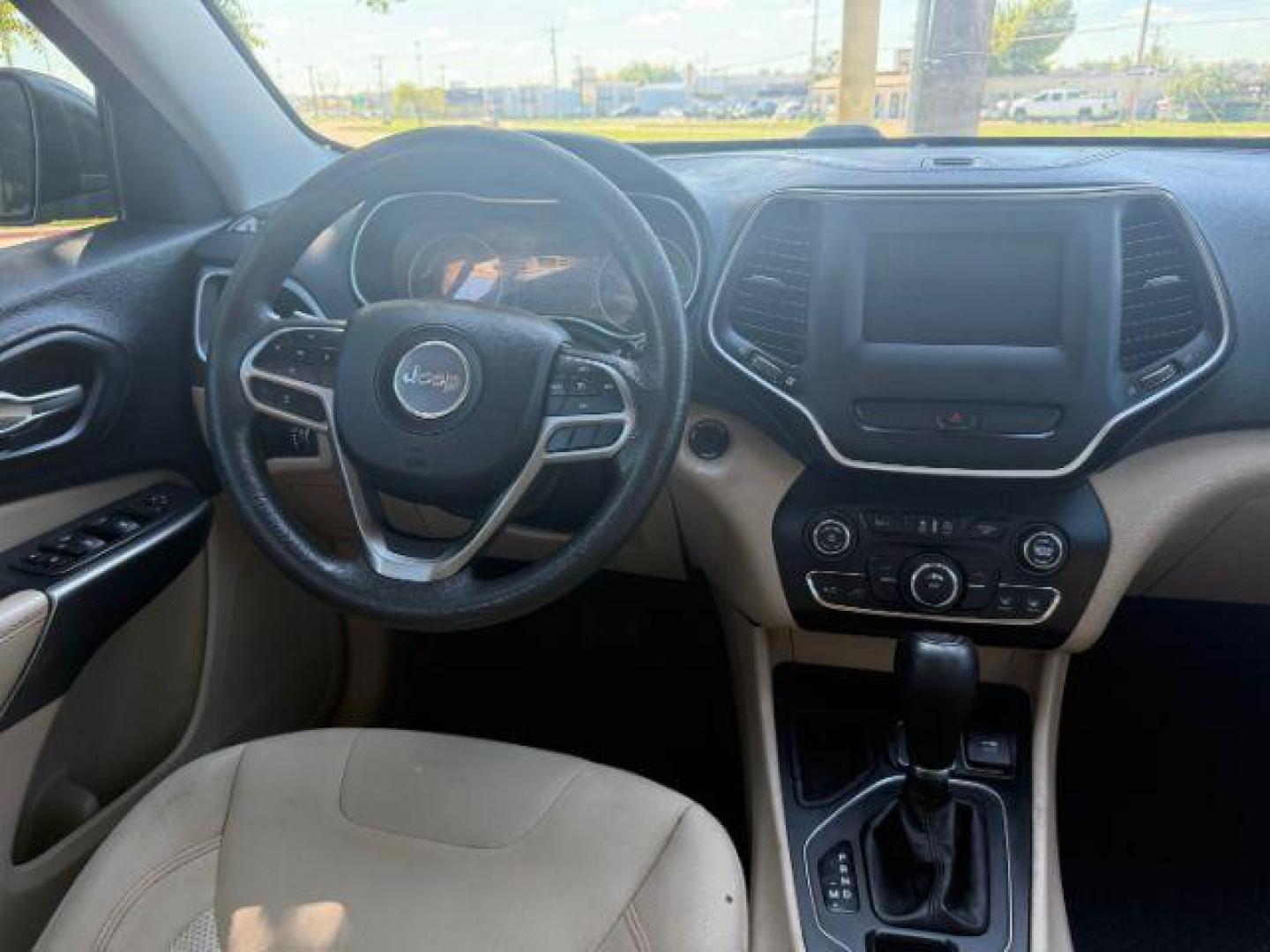 2019 BLACK Jeep Cherokee Latitude FWD (1C4PJLCB2KD) with an 2.4L L4 DOHC 16V engine, 9-Speed Automatic transmission, located at 2715 W Pioneer Pkwy, Arlington, TX, 76013, (817) 265-9009, 32.710262, -97.153236 - Photo#12
