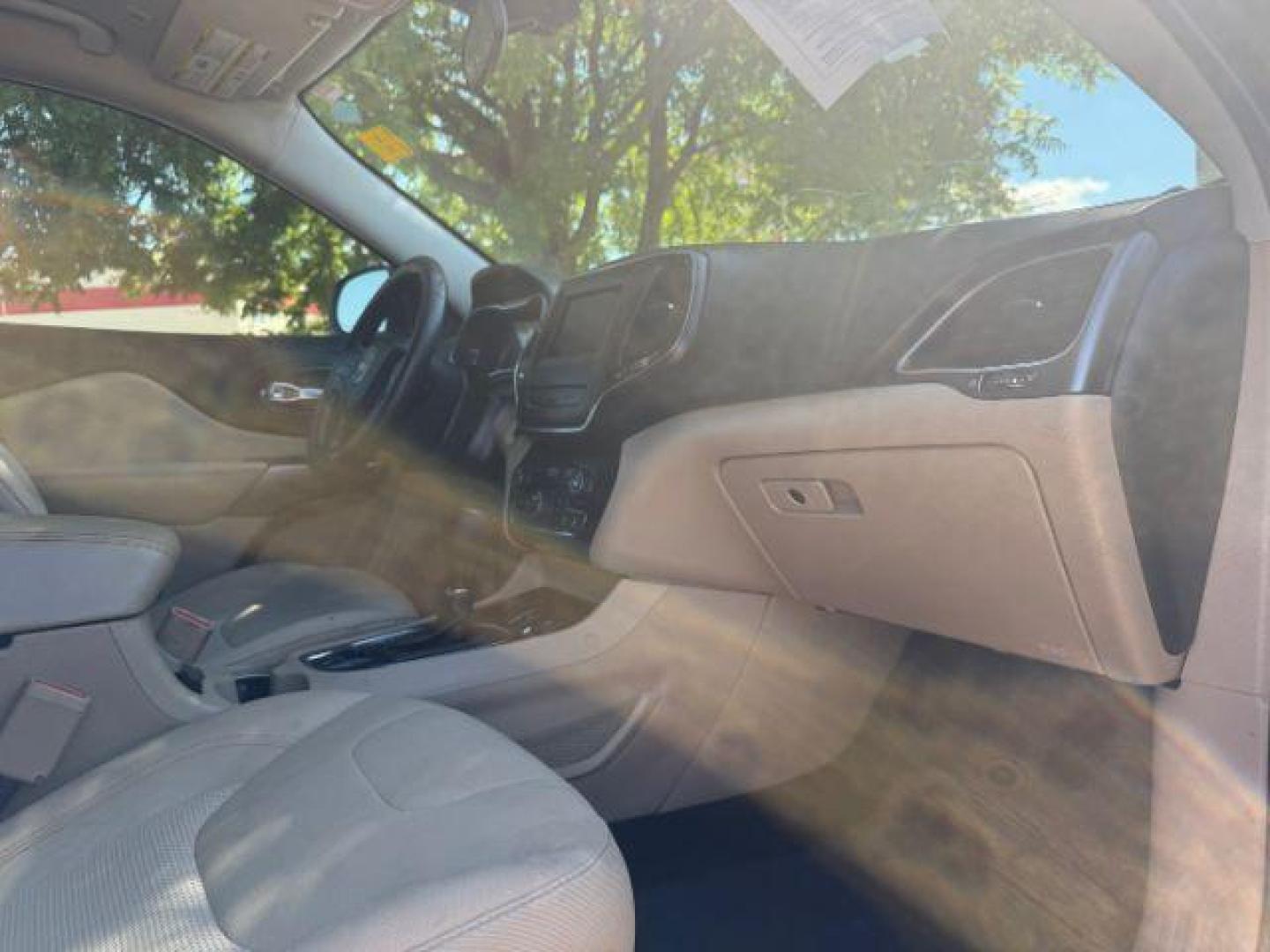 2019 BLACK Jeep Cherokee Latitude FWD (1C4PJLCB2KD) with an 2.4L L4 DOHC 16V engine, 9-Speed Automatic transmission, located at 2715 W Pioneer Pkwy, Arlington, TX, 76013, (817) 265-9009, 32.710262, -97.153236 - Photo#14
