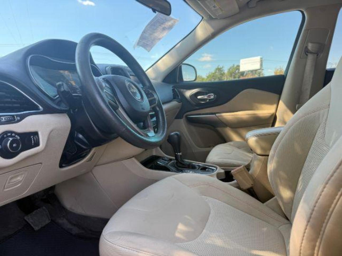 2019 BLACK Jeep Cherokee Latitude FWD (1C4PJLCB2KD) with an 2.4L L4 DOHC 16V engine, 9-Speed Automatic transmission, located at 2715 W Pioneer Pkwy, Arlington, TX, 76013, (817) 265-9009, 32.710262, -97.153236 - Photo#15
