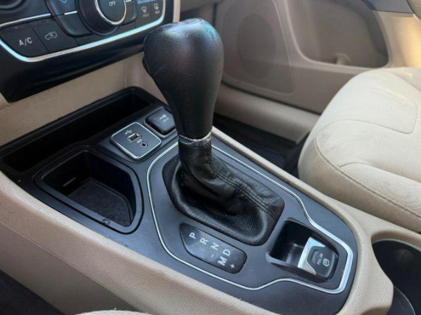 2019 BLACK Jeep Cherokee Latitude FWD (1C4PJLCB2KD) with an 2.4L L4 DOHC 16V engine, 9-Speed Automatic transmission, located at 2715 W Pioneer Pkwy, Arlington, TX, 76013, (817) 265-9009, 32.710262, -97.153236 - Photo#16