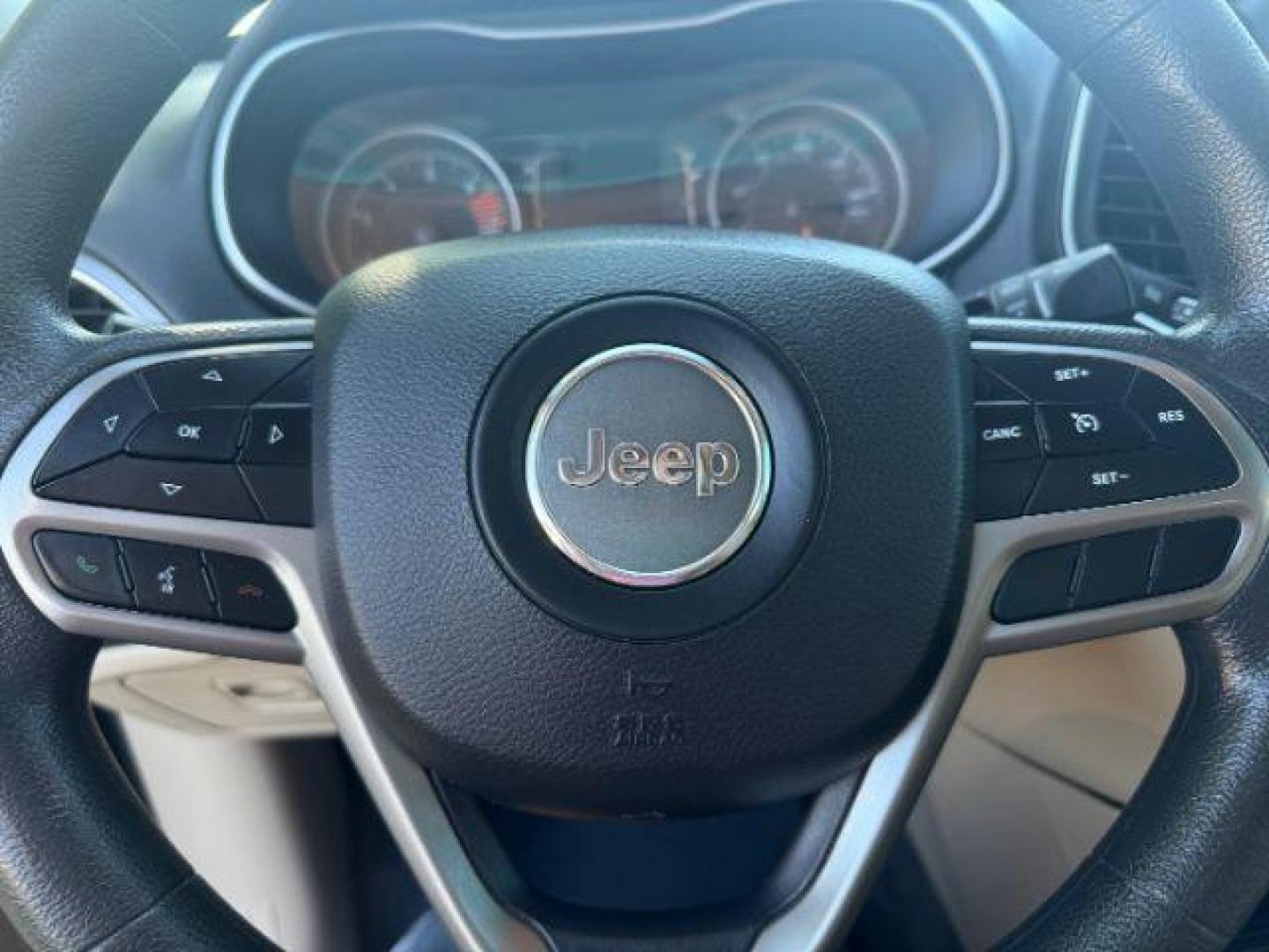 2019 BLACK Jeep Cherokee Latitude FWD (1C4PJLCB2KD) with an 2.4L L4 DOHC 16V engine, 9-Speed Automatic transmission, located at 2715 W Pioneer Pkwy, Arlington, TX, 76013, (817) 265-9009, 32.710262, -97.153236 - Photo#18