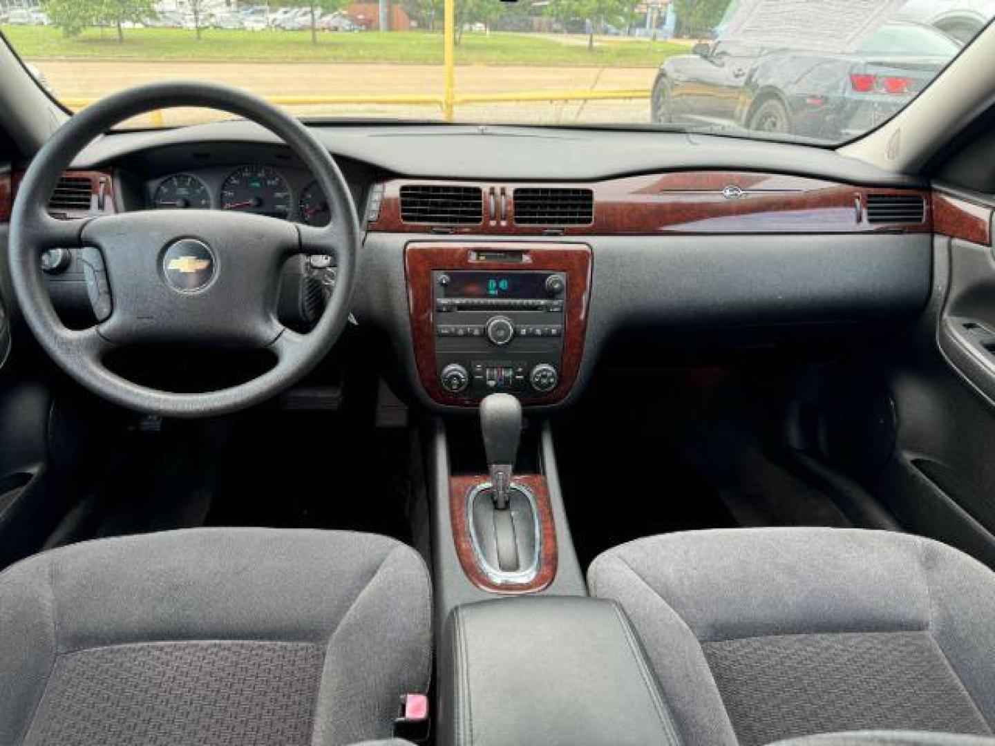 2009 SILVER Chevrolet Impala LS (2G1WB57K391) with an 3.5L V6 OHV 16V FFV engine, 4-Speed Automatic transmission, located at 2715 W Pioneer Pkwy, Arlington, TX, 76013, (817) 265-9009, 32.710262, -97.153236 - Photo#12