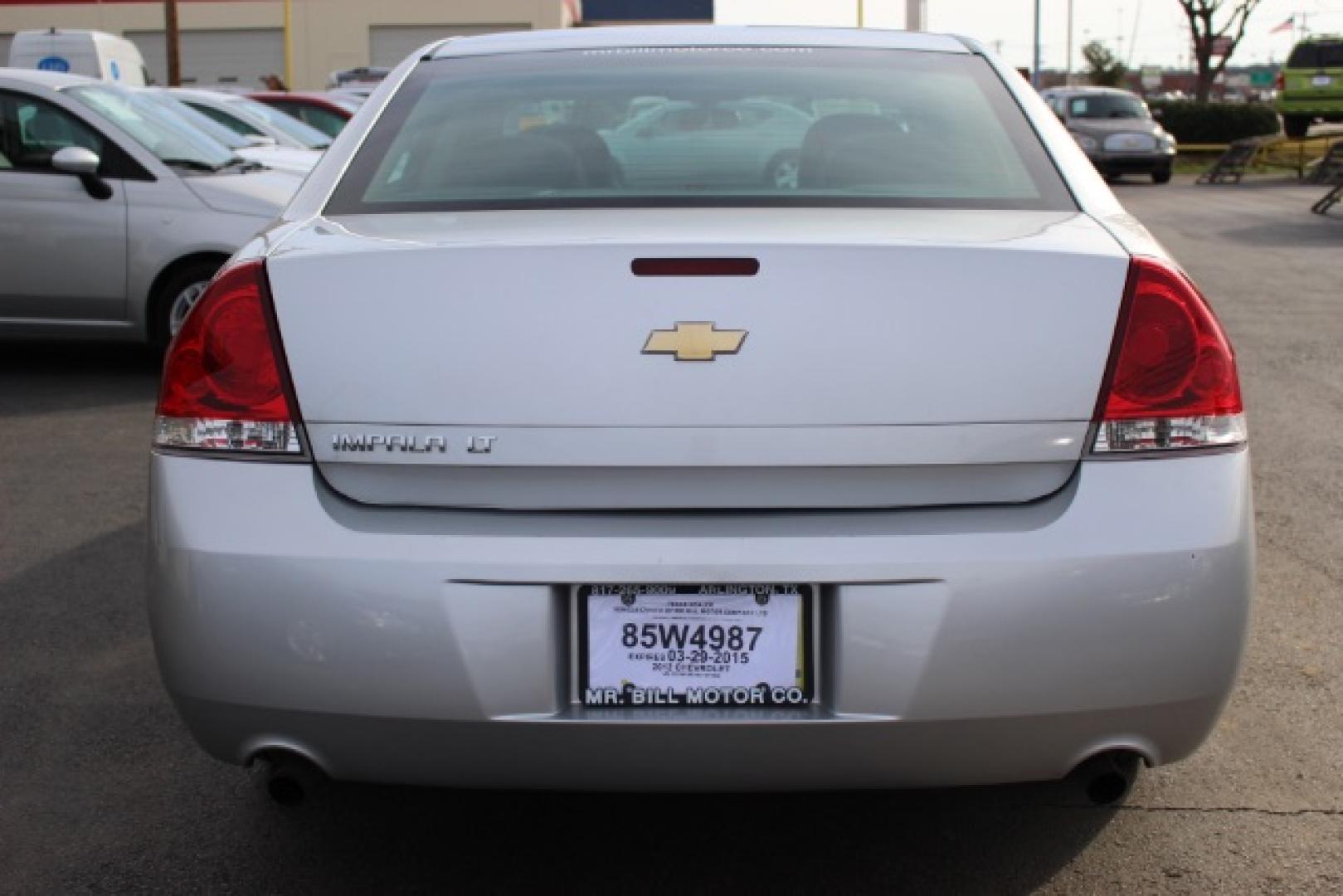 2009 SILVER Chevrolet Impala LS (2G1WB57K391) with an 3.5L V6 OHV 16V FFV engine, 4-Speed Automatic transmission, located at 2715 W Pioneer Pkwy, Arlington, TX, 76013, (817) 265-9009, 32.710262, -97.153236- Photo#6