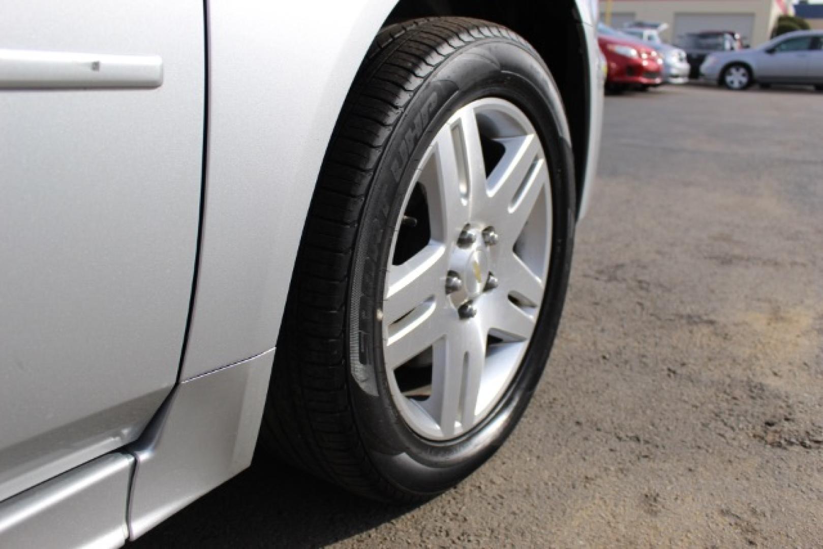 2009 SILVER Chevrolet Impala LS (2G1WB57K391) with an 3.5L V6 OHV 16V FFV engine, 4-Speed Automatic transmission, located at 2715 W Pioneer Pkwy, Arlington, TX, 76013, (817) 265-9009, 32.710262, -97.153236- Photo#8