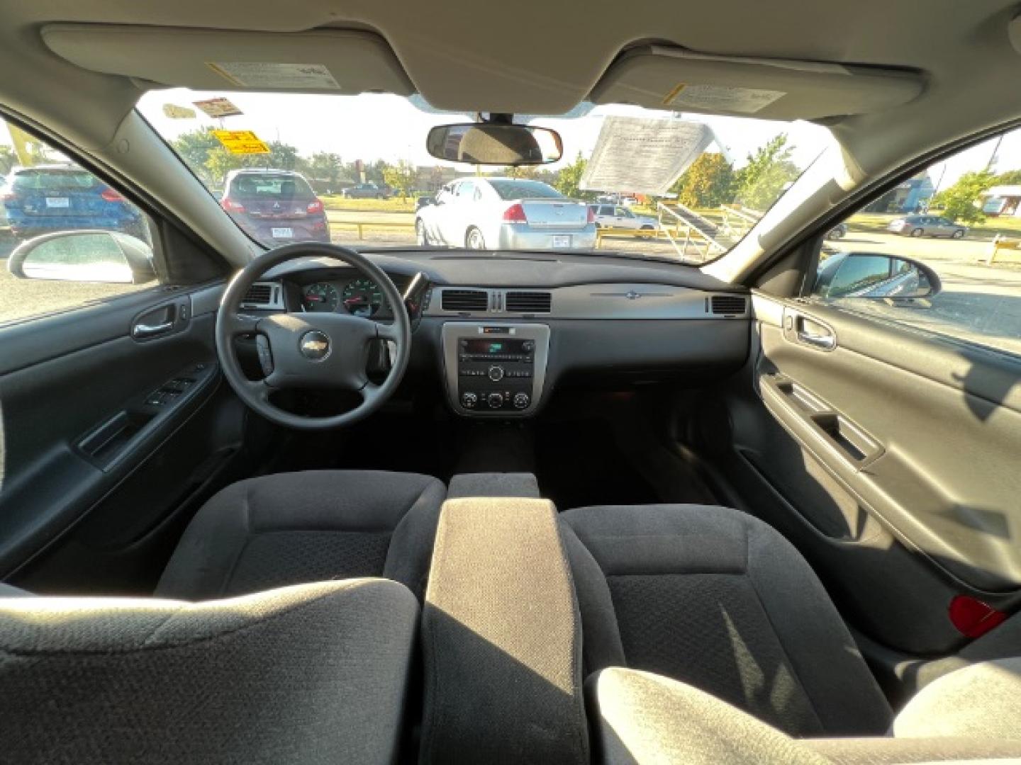 2009 SILVER Chevrolet Impala LS (2G1WB57K391) with an 3.5L V6 OHV 16V FFV engine, 4-Speed Automatic transmission, located at 2715 W Pioneer Pkwy, Arlington, TX, 76013, (817) 265-9009, 32.710262, -97.153236- Photo#11