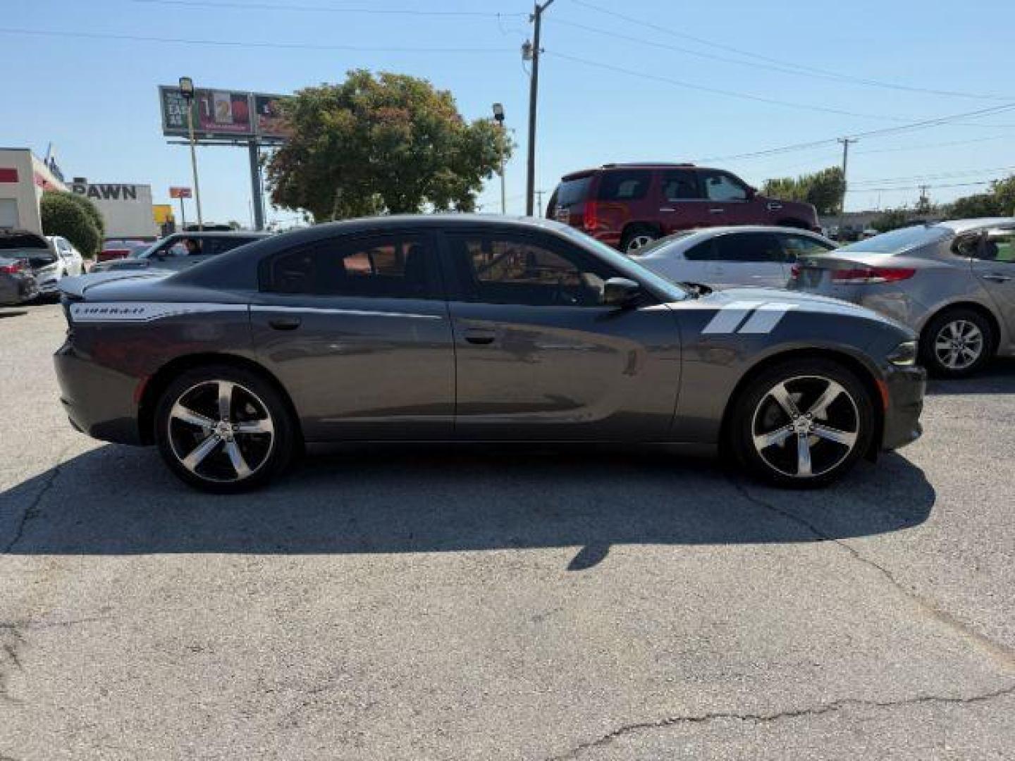 2017 GRAY Dodge Charger SE RWD (2C3CDXBG6HH) with an Pentastar 3.6L V-6 DOHC engine, located at 2715 W Pioneer Pkwy, Arlington, TX, 76013, (817) 265-9009, 32.710262, -97.153236 - Photo#6