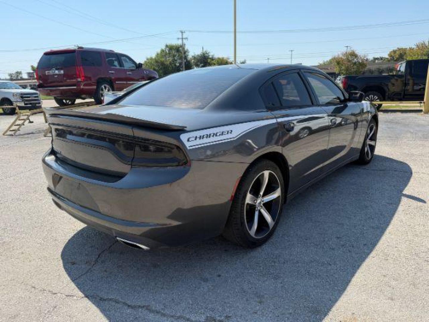 2017 GRAY Dodge Charger SE RWD (2C3CDXBG6HH) with an Pentastar 3.6L V-6 DOHC engine, located at 2715 W Pioneer Pkwy, Arlington, TX, 76013, (817) 265-9009, 32.710262, -97.153236 - Photo#7