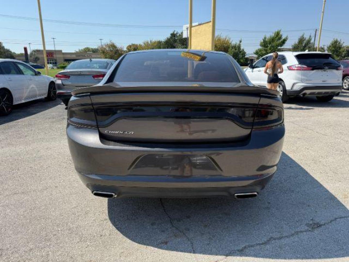 2017 GRAY Dodge Charger SE RWD (2C3CDXBG6HH) with an Pentastar 3.6L V-6 DOHC engine, located at 2715 W Pioneer Pkwy, Arlington, TX, 76013, (817) 265-9009, 32.710262, -97.153236 - Photo#8