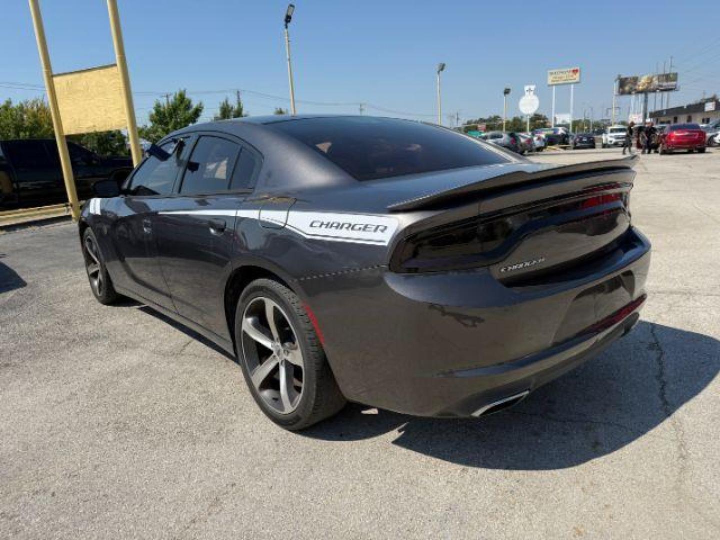 2017 GRAY Dodge Charger SE RWD (2C3CDXBG6HH) with an Pentastar 3.6L V-6 DOHC engine, located at 2715 W Pioneer Pkwy, Arlington, TX, 76013, (817) 265-9009, 32.710262, -97.153236 - Photo#9