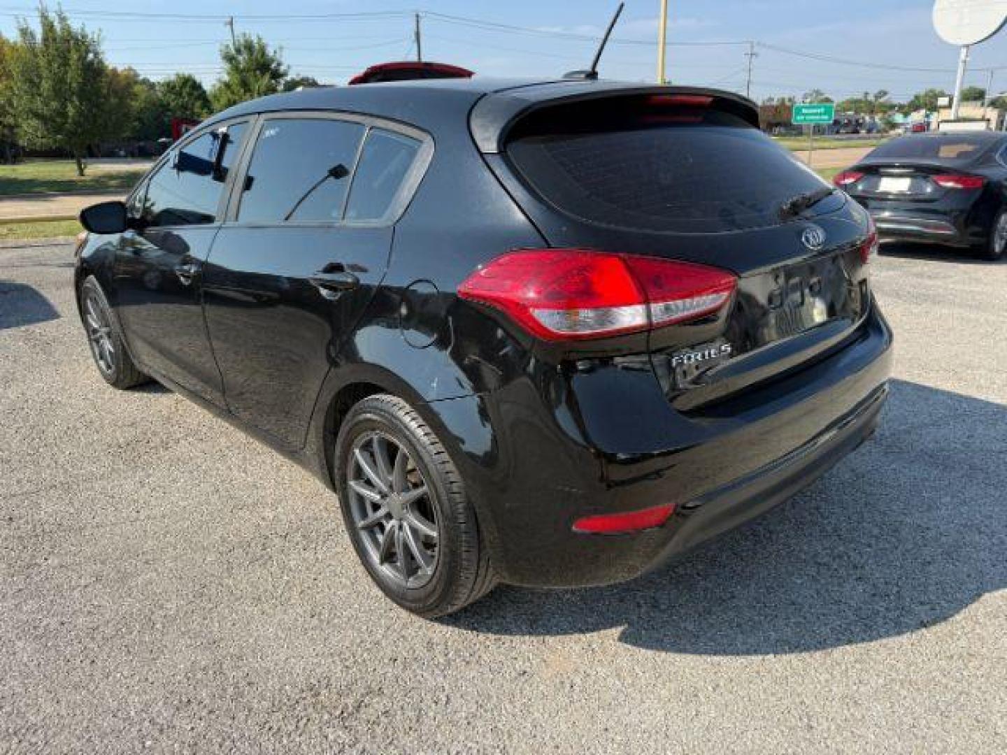 2016 BLACK Kia Forte LX (KNAFK5A89G5) with an 2L I-4 gasoline direct injection engine, located at 2715 W Pioneer Pkwy, Arlington, TX, 76013, (817) 265-9009, 32.710262, -97.153236 - Photo#9