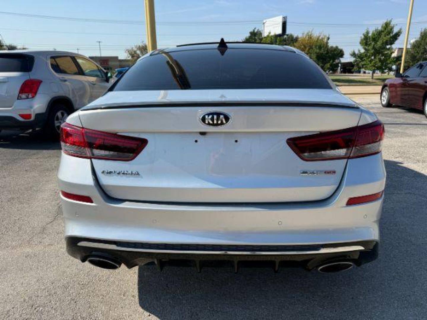2020 SILVER Kia Optima SX Turbo (5XXGW4L2XLG) with an Theta II 2L I-4 gasoline direct injection engine, located at 2715 W Pioneer Pkwy, Arlington, TX, 76013, (817) 265-9009, 32.710262, -97.153236 - Photo#7