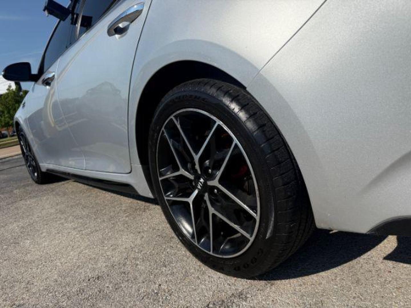 2020 SILVER Kia Optima SX Turbo (5XXGW4L2XLG) with an Theta II 2L I-4 gasoline direct injection engine, located at 2715 W Pioneer Pkwy, Arlington, TX, 76013, (817) 265-9009, 32.710262, -97.153236 - Photo#9