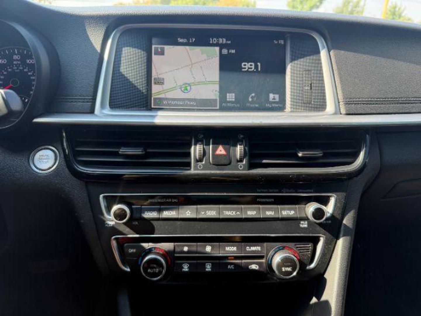 2020 SILVER Kia Optima SX Turbo (5XXGW4L2XLG) with an Theta II 2L I-4 gasoline direct injection engine, located at 2715 W Pioneer Pkwy, Arlington, TX, 76013, (817) 265-9009, 32.710262, -97.153236 - Photo#19