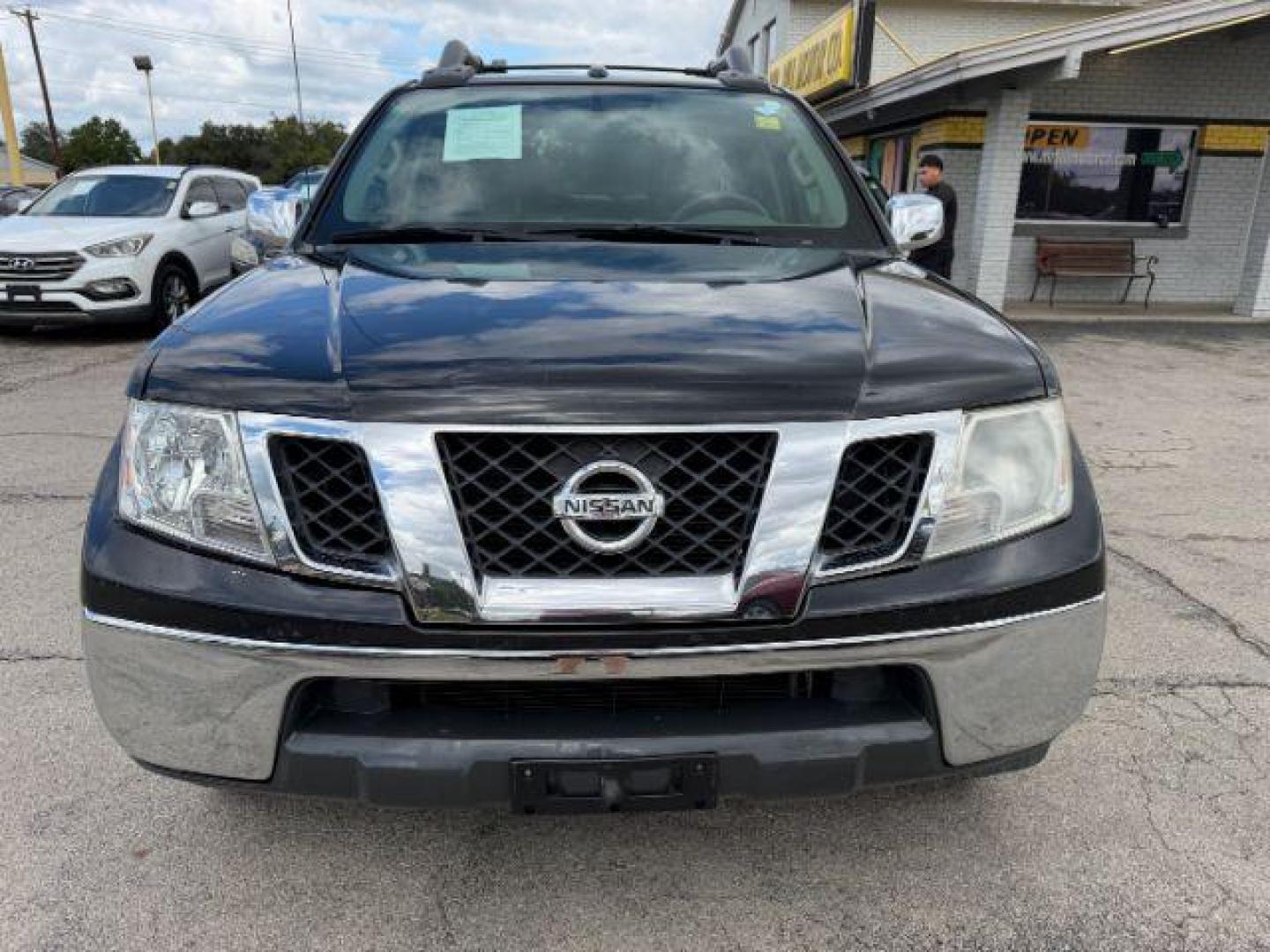 2012 GRAY Nissan Frontier SL (1N6AD0ER1CC) with an VQ 4L V-6 DOHC engine, located at 2715 W Pioneer Pkwy, Arlington, TX, 76013, (817) 265-9009, 32.710262, -97.153236 - Photo#4