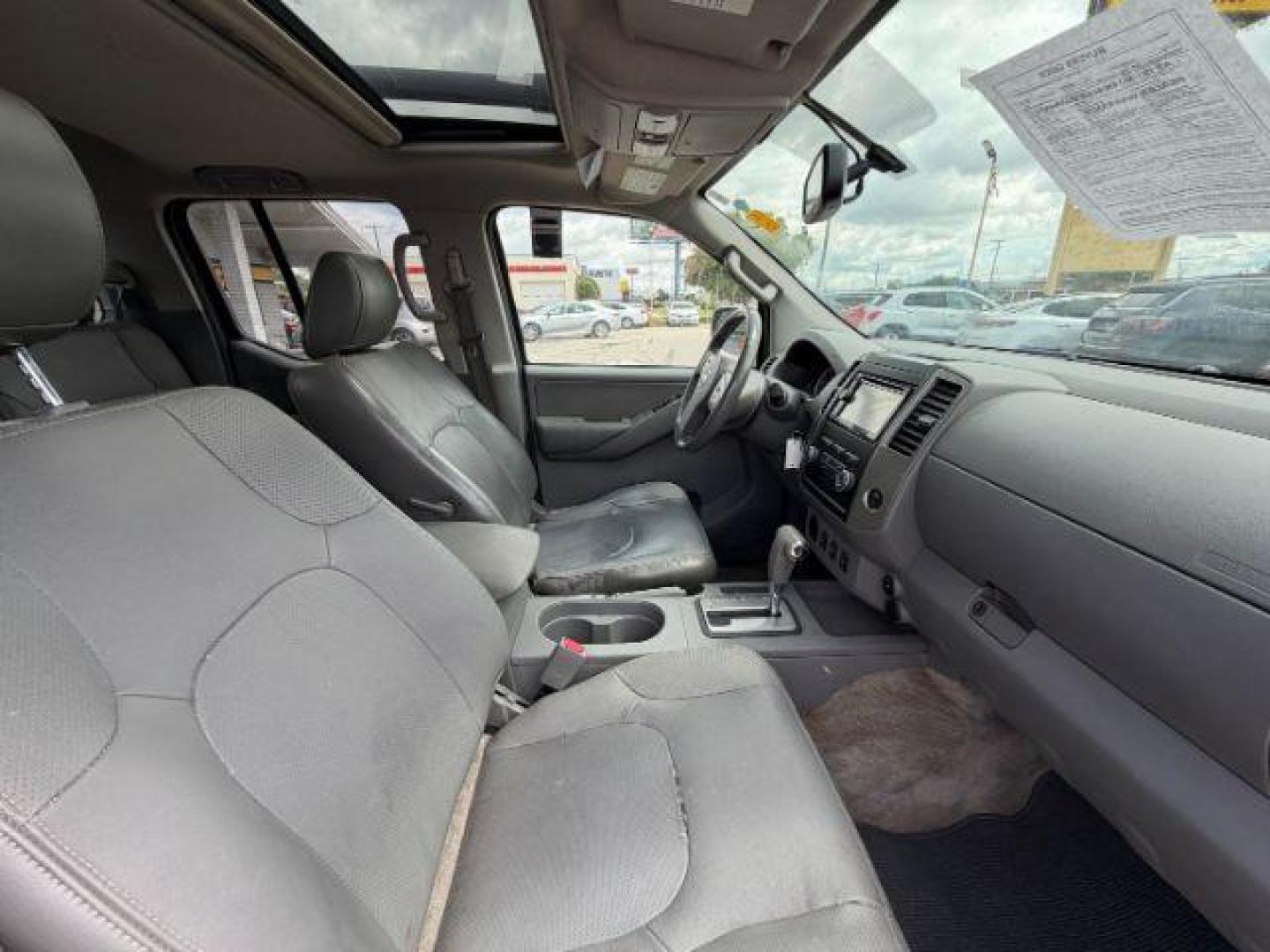 2012 GRAY Nissan Frontier SL (1N6AD0ER1CC) with an VQ 4L V-6 DOHC engine, located at 2715 W Pioneer Pkwy, Arlington, TX, 76013, (817) 265-9009, 32.710262, -97.153236 - Photo#11