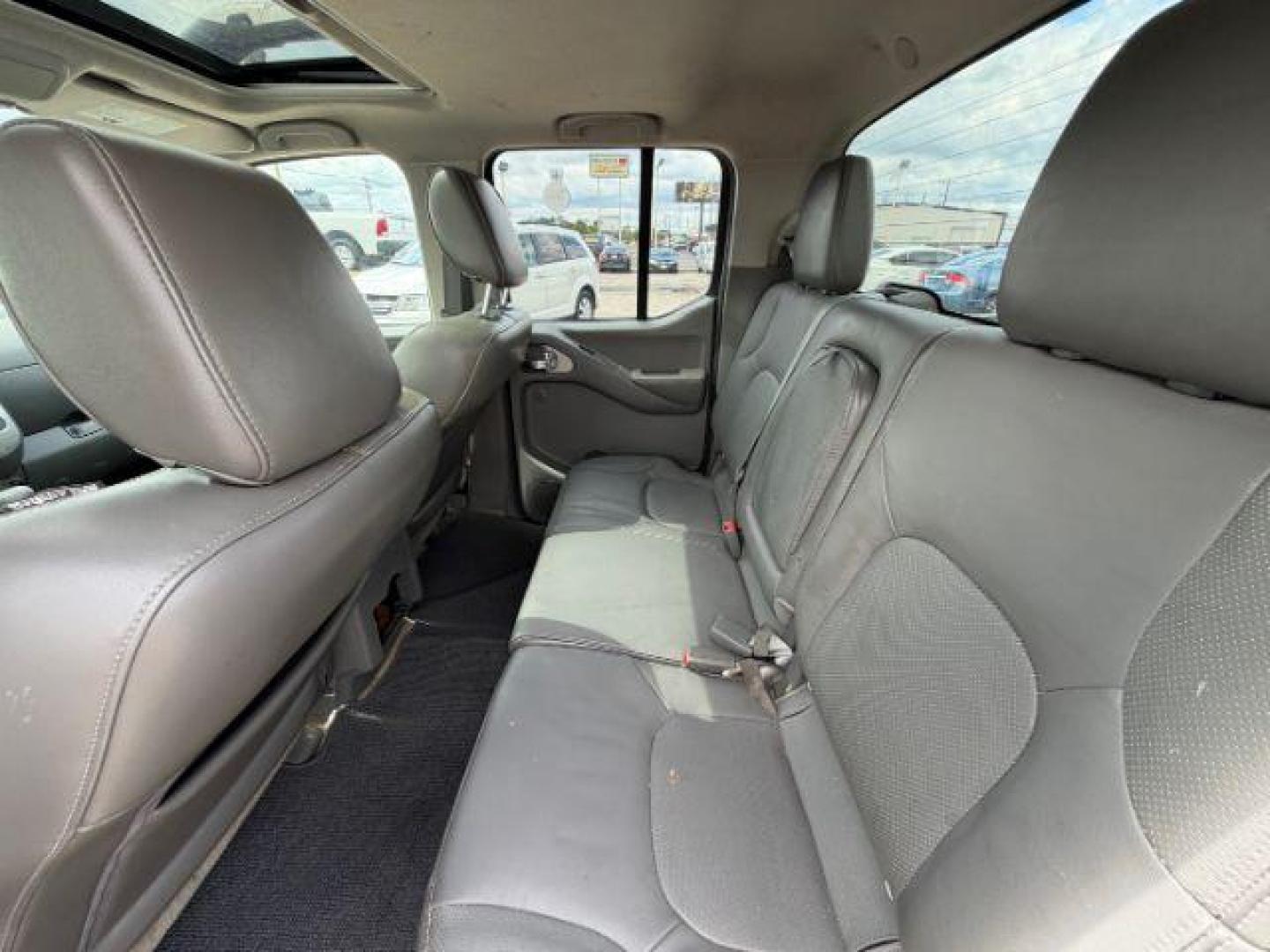 2012 GRAY Nissan Frontier SL (1N6AD0ER1CC) with an VQ 4L V-6 DOHC engine, located at 2715 W Pioneer Pkwy, Arlington, TX, 76013, (817) 265-9009, 32.710262, -97.153236 - Photo#12