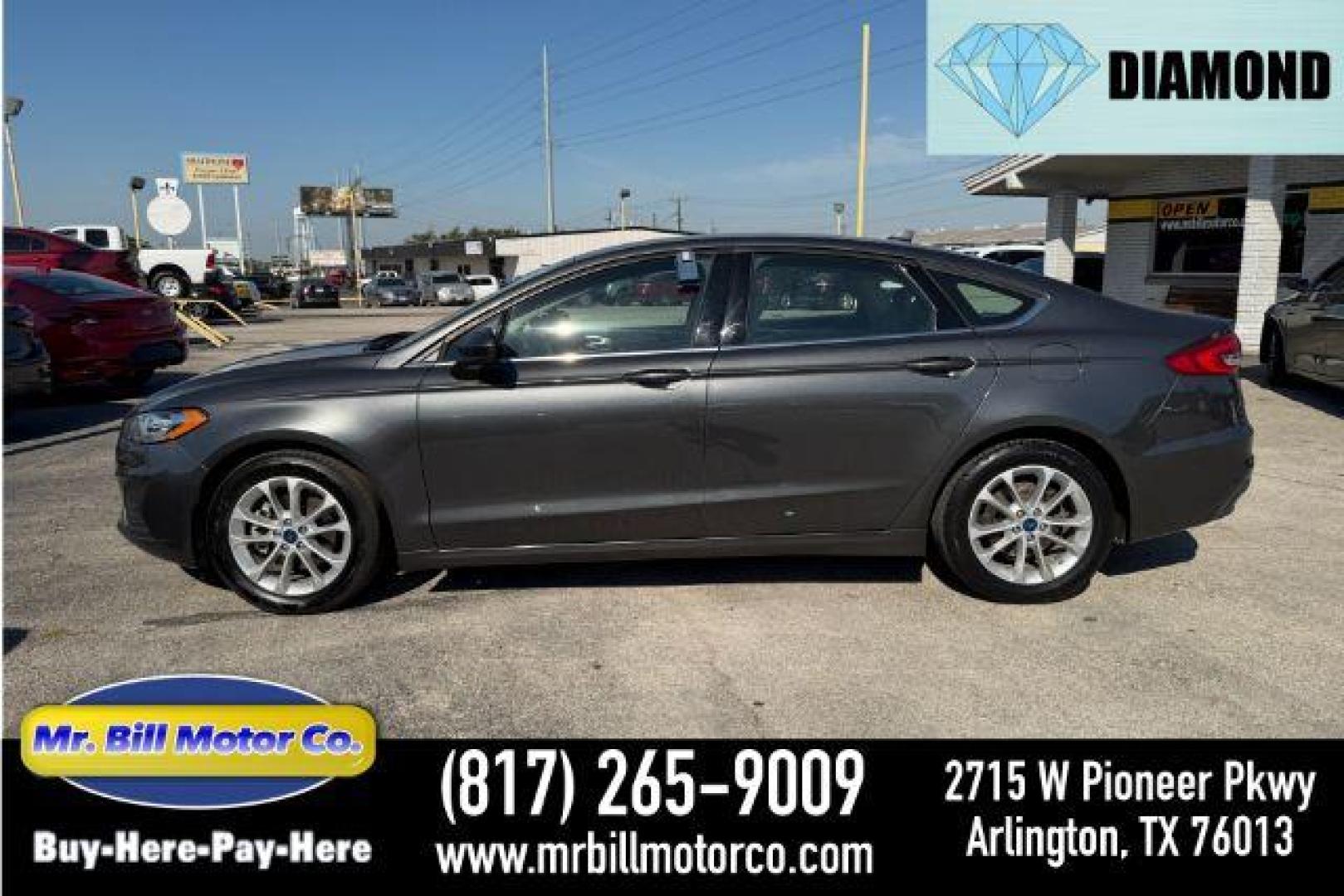 2019 GRAY Ford Fusion SE (3FA6P0H75KR) with an 2.5L L4 DOHC 16V engine, 6-Speed Automatic transmission, located at 2715 W Pioneer Pkwy, Arlington, TX, 76013, (817) 265-9009, 32.710262, -97.153236 - Photo#0