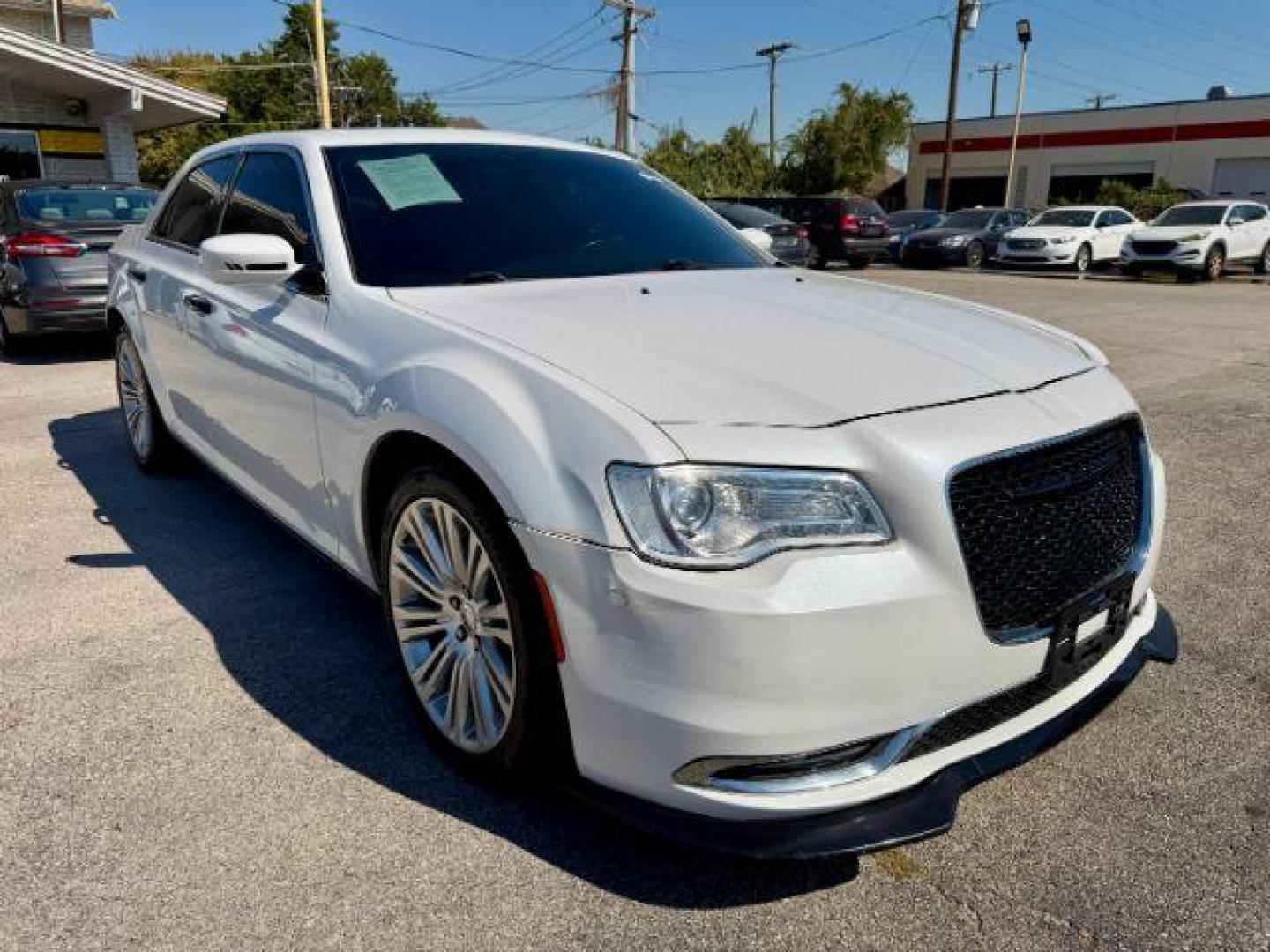 2015 WHITE Chrysler 300 Limited (2C3CCAAG4FH) with an 3.6L V-6 DOHC engine, located at 2715 W Pioneer Pkwy, Arlington, TX, 76013, (817) 265-9009, 32.710262, -97.153236 - Photo#5