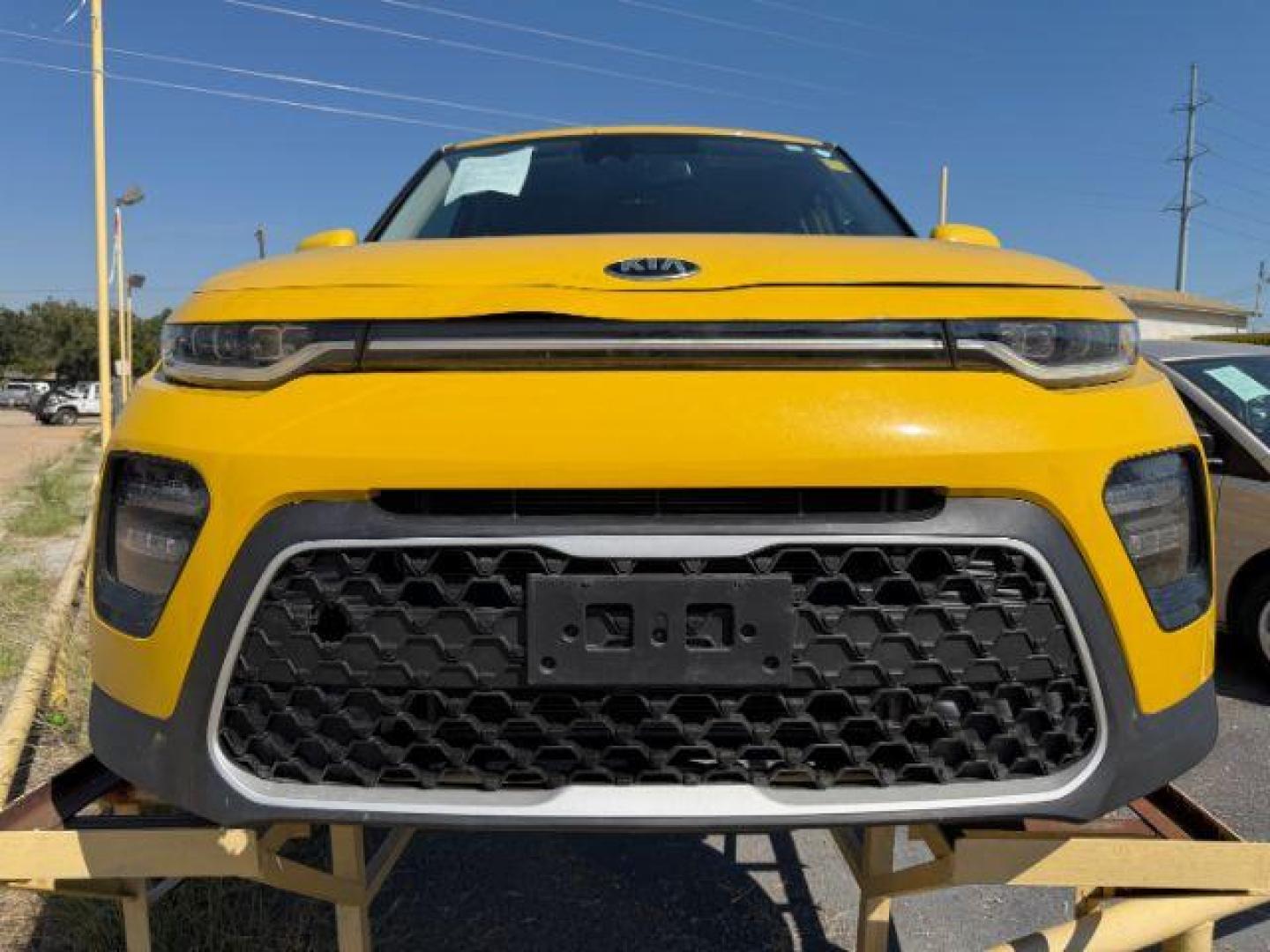 2020 YELLOW Kia Soul EX (KNDJ33AU6L7) with an 2L I-4 DOHC engine, located at 2715 W Pioneer Pkwy, Arlington, TX, 76013, (817) 265-9009, 32.710262, -97.153236 - Photo#4