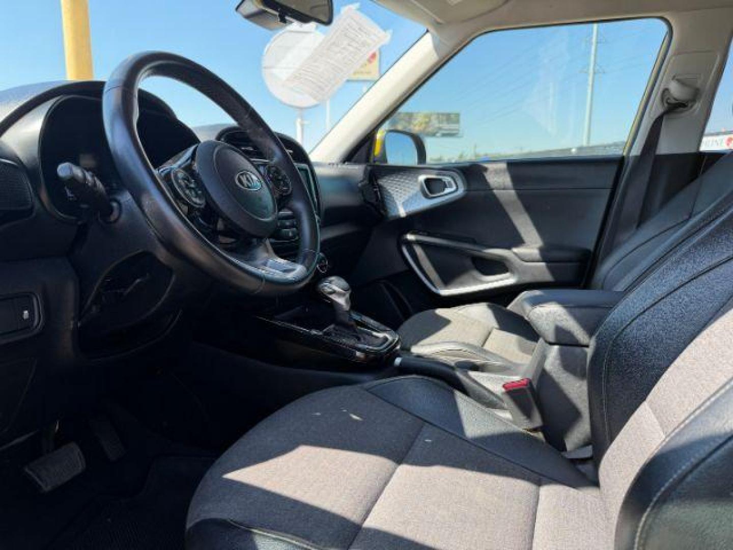 2020 YELLOW Kia Soul EX (KNDJ33AU6L7) with an 2L I-4 DOHC engine, located at 2715 W Pioneer Pkwy, Arlington, TX, 76013, (817) 265-9009, 32.710262, -97.153236 - Photo#15