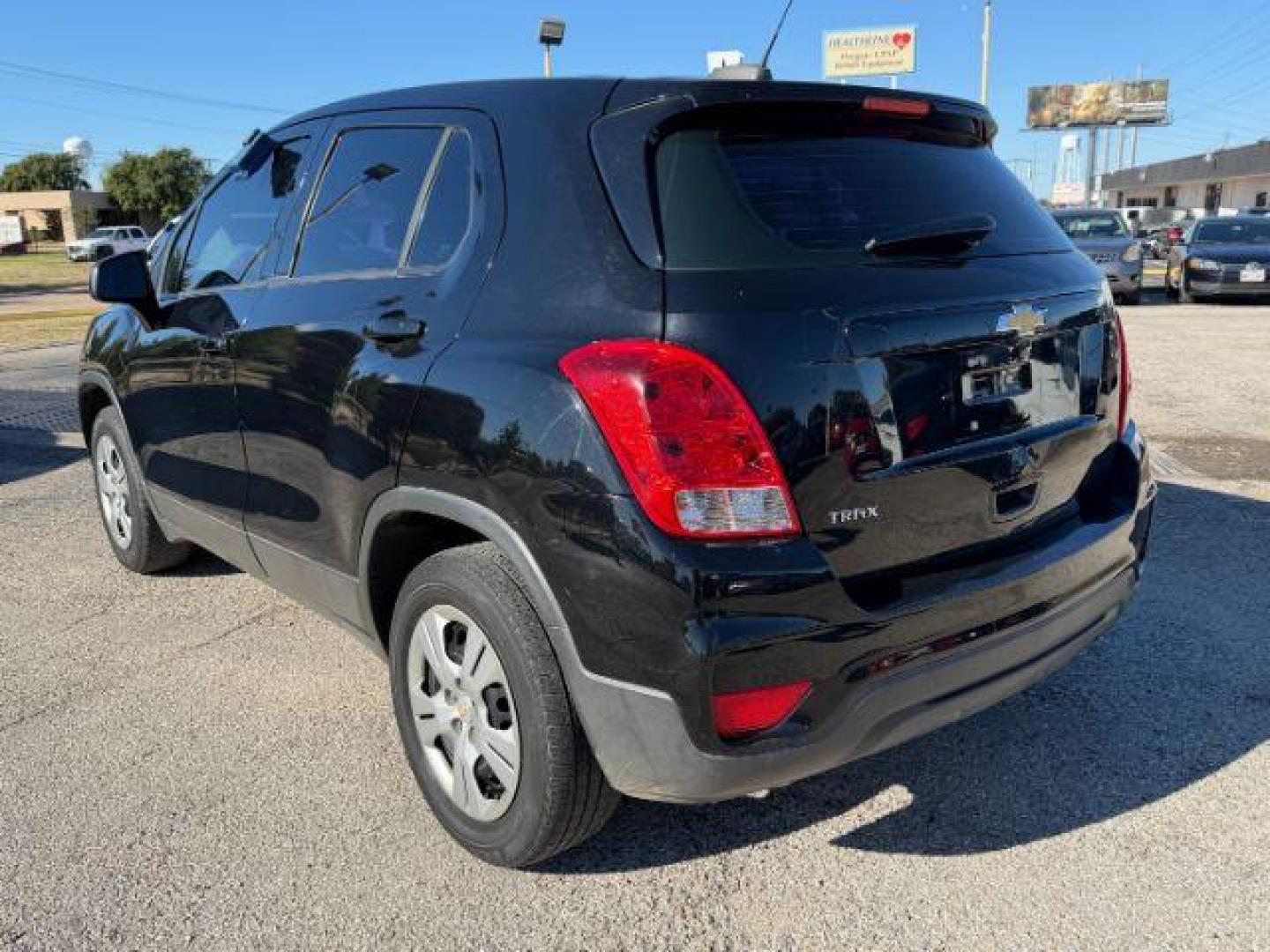 2019 Black Chevrolet Trax LS FWD (3GNCJKSB9KL) with an 1.4L L4 DOHC 16V engine, 6-Speed Automatic transmission, located at 2715 W Pioneer Pkwy, Arlington, TX, 76013, (817) 265-9009, 32.710262, -97.153236 - Photo#9
