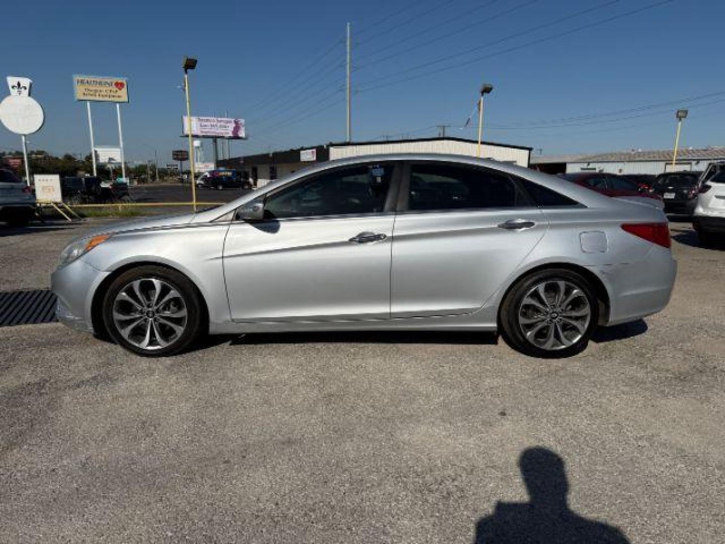2014 SILVER Hyundai Sonata SE (5NPEC4AB3EH) , located at 2715 W Pioneer Pkwy, Arlington, TX, 76013, (817) 265-9009, 32.710262, -97.153236 - Photo#1