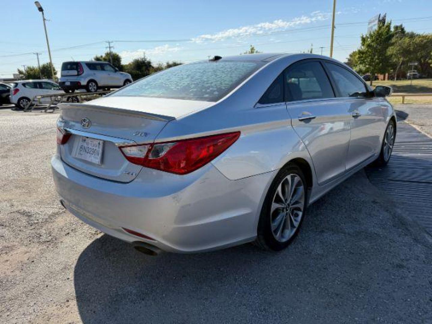 2014 SILVER Hyundai Sonata SE (5NPEC4AB3EH) , located at 2715 W Pioneer Pkwy, Arlington, TX, 76013, (817) 265-9009, 32.710262, -97.153236 - Photo#5