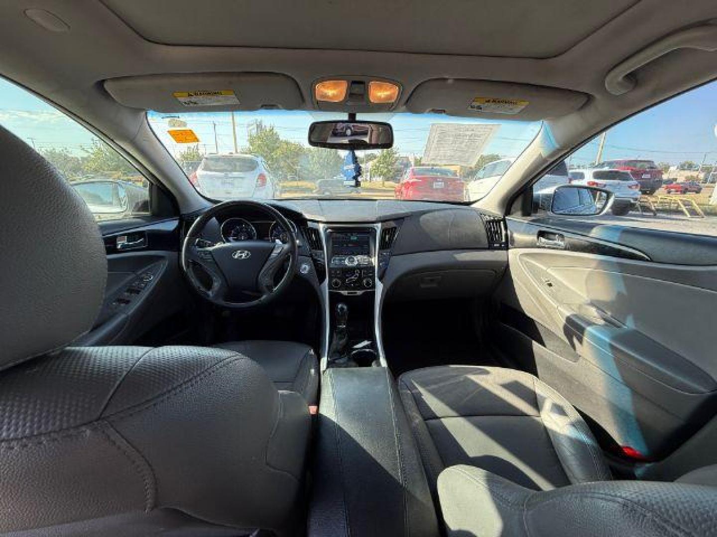 2014 SILVER Hyundai Sonata SE (5NPEC4AB3EH) , located at 2715 W Pioneer Pkwy, Arlington, TX, 76013, (817) 265-9009, 32.710262, -97.153236 - Photo#11