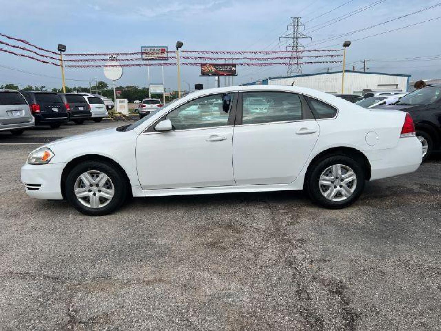 2015 WHITE Chevrolet Impala Limited LS (2G1WA5E39F1) with an 3.6L V6 DOHC 16V FFV engine, 6-Speed Automatic transmission, located at 2715 W Pioneer Pkwy, Arlington, TX, 76013, (817) 265-9009, 32.710262, -97.153236 - Photo#1