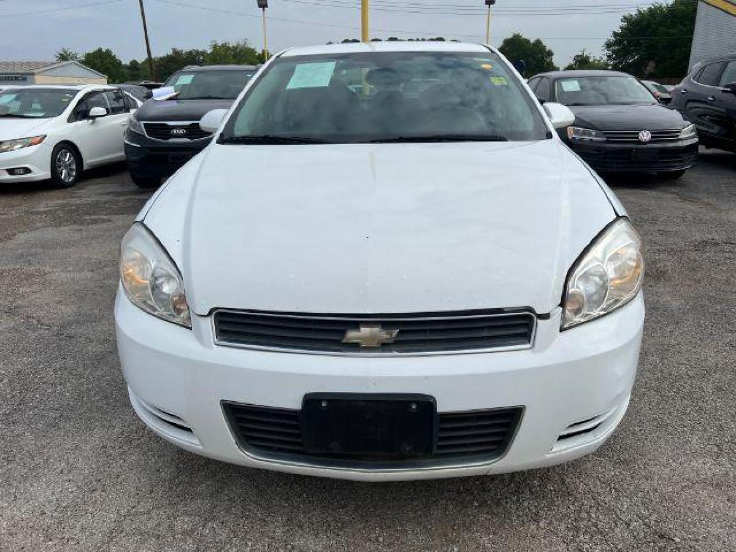 2015 WHITE Chevrolet Impala Limited LS (2G1WA5E39F1) with an 3.6L V6 DOHC 16V FFV engine, 6-Speed Automatic transmission, located at 2715 W Pioneer Pkwy, Arlington, TX, 76013, (817) 265-9009, 32.710262, -97.153236 - Photo#3
