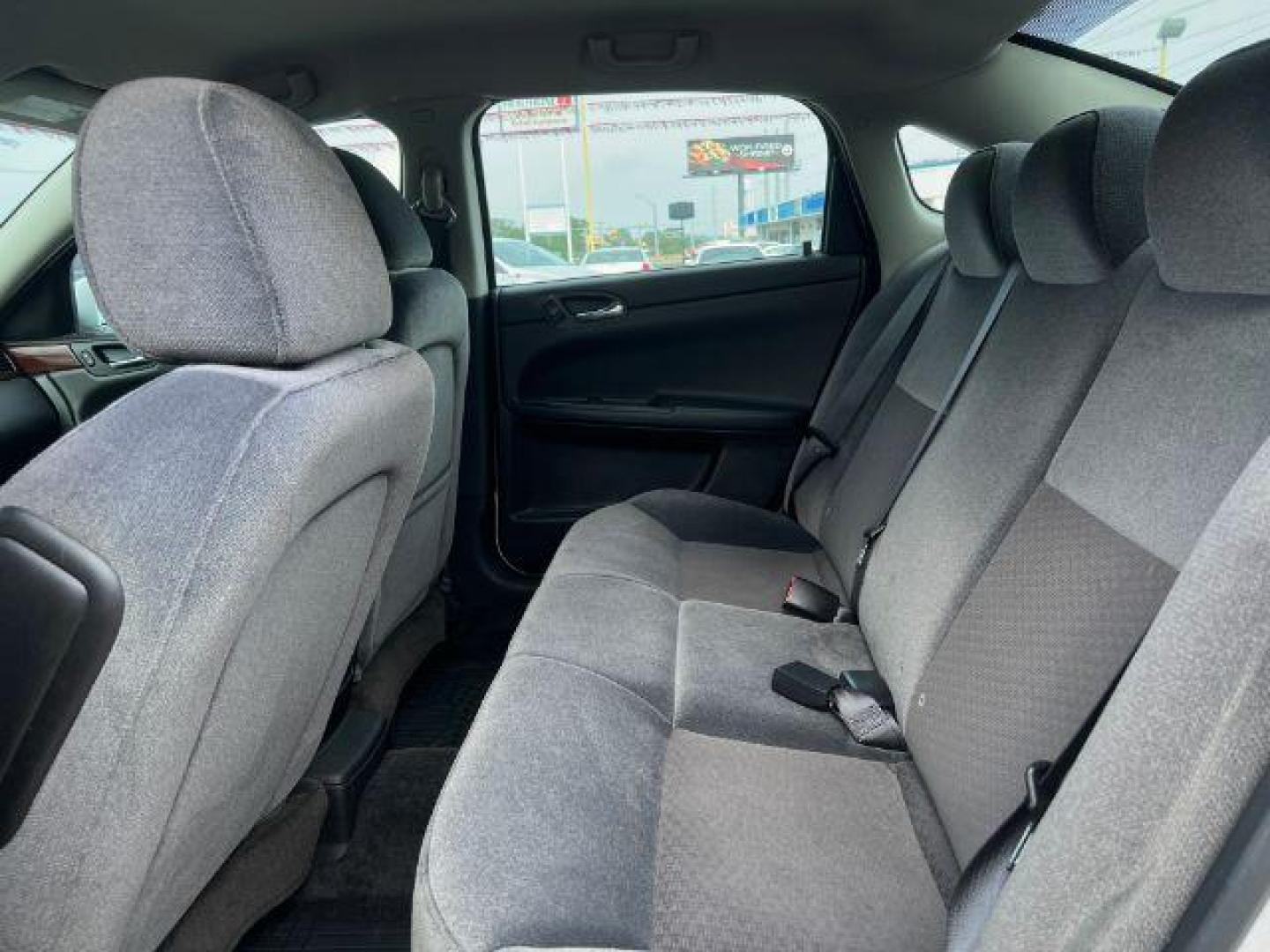 2015 WHITE Chevrolet Impala Limited LS (2G1WA5E39F1) with an 3.6L V6 DOHC 16V FFV engine, 6-Speed Automatic transmission, located at 2715 W Pioneer Pkwy, Arlington, TX, 76013, (817) 265-9009, 32.710262, -97.153236 - Photo#9