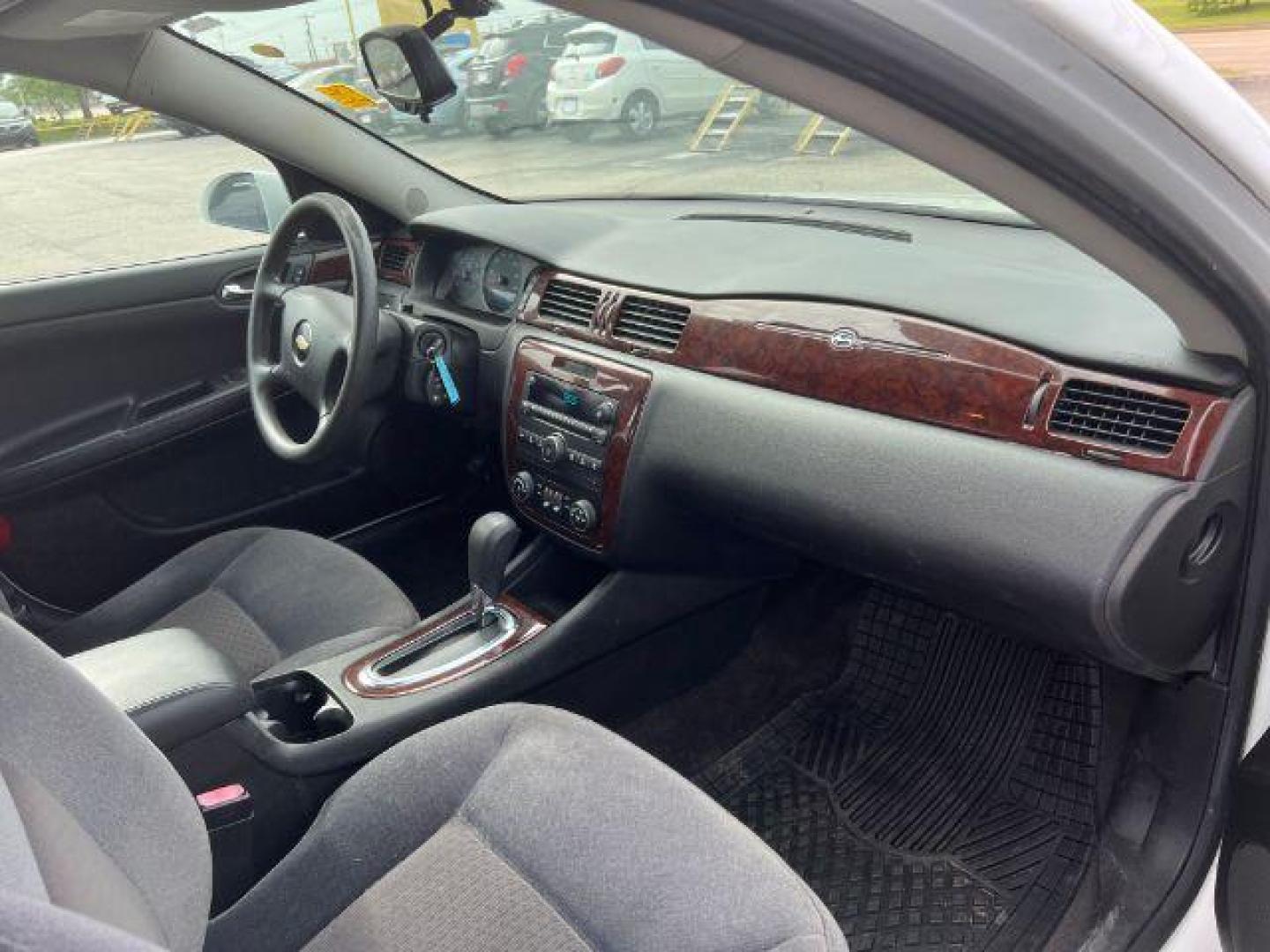 2015 WHITE Chevrolet Impala Limited LS (2G1WA5E39F1) with an 3.6L V6 DOHC 16V FFV engine, 6-Speed Automatic transmission, located at 2715 W Pioneer Pkwy, Arlington, TX, 76013, (817) 265-9009, 32.710262, -97.153236 - Photo#13