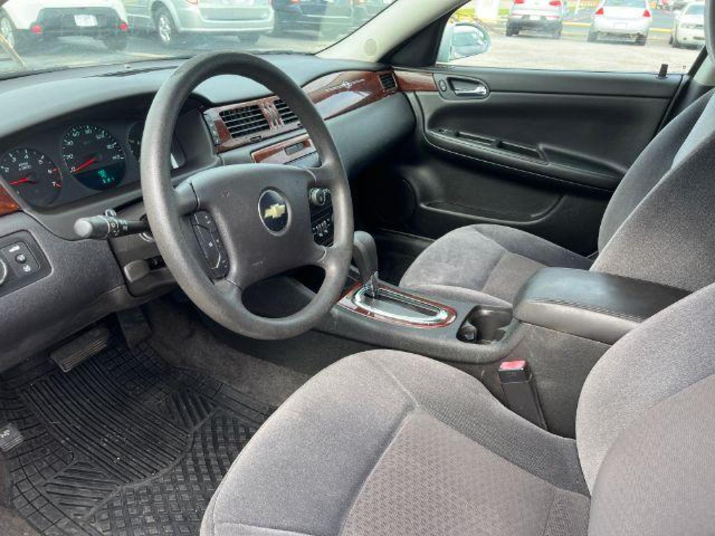 2015 WHITE Chevrolet Impala Limited LS (2G1WA5E39F1) with an 3.6L V6 DOHC 16V FFV engine, 6-Speed Automatic transmission, located at 2715 W Pioneer Pkwy, Arlington, TX, 76013, (817) 265-9009, 32.710262, -97.153236 - Photo#14