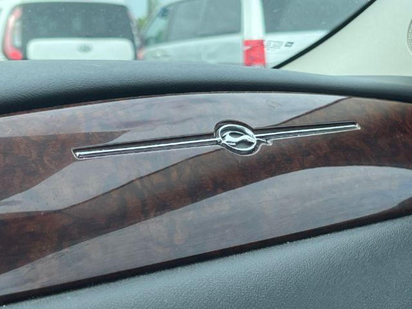 2015 WHITE Chevrolet Impala Limited LS (2G1WA5E39F1) with an 3.6L V6 DOHC 16V FFV engine, 6-Speed Automatic transmission, located at 2715 W Pioneer Pkwy, Arlington, TX, 76013, (817) 265-9009, 32.710262, -97.153236 - Photo#17