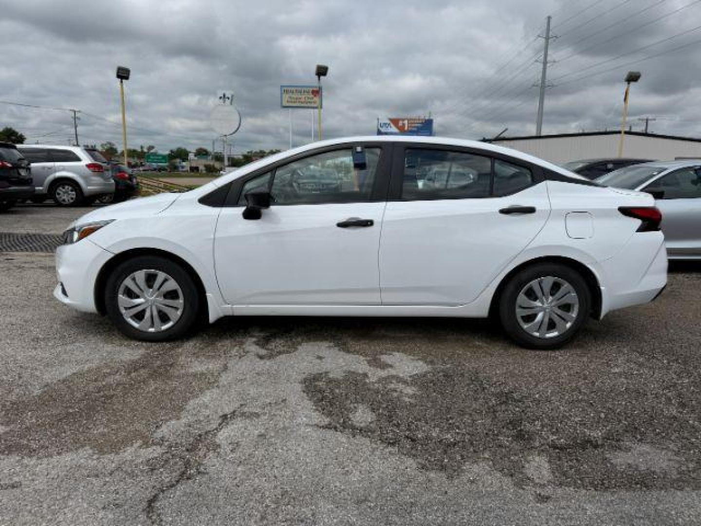 2021 Nissan Versa S CVT (3N1CN8DVXML) with an 1.6L L4 DOHC 16V engine, Continuously Variabl transmission, located at 2715 W Pioneer Pkwy, Arlington, TX, 76013, (817) 265-9009, 32.710262, -97.153236 - Photo#1