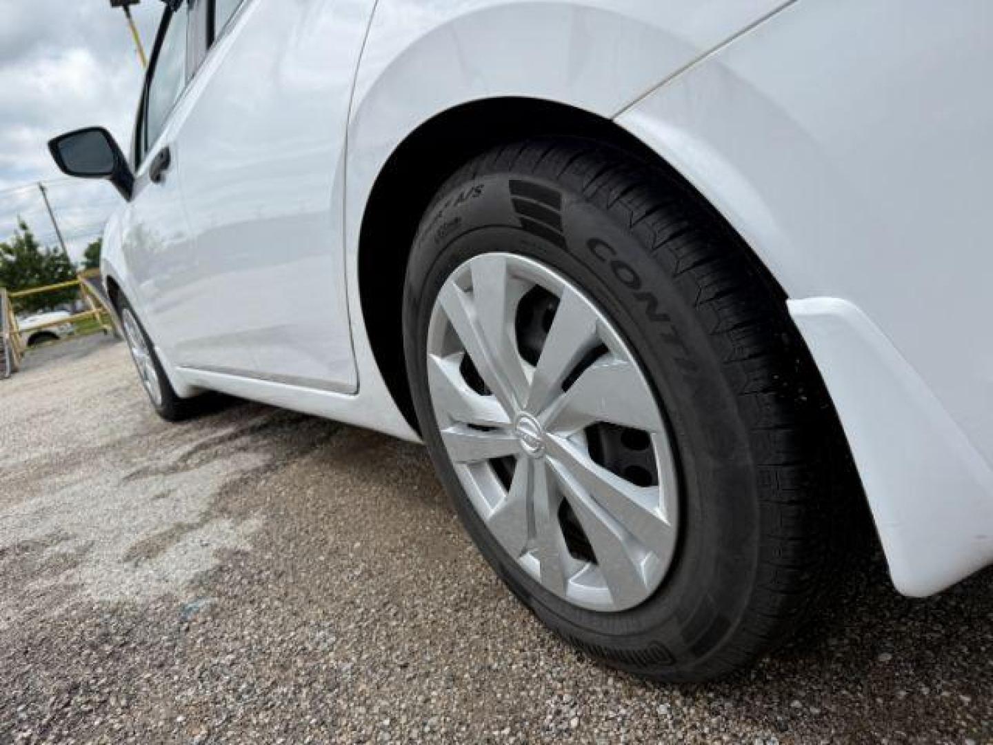 2021 Nissan Versa S CVT (3N1CN8DVXML) with an 1.6L L4 DOHC 16V engine, Continuously Variabl transmission, located at 2715 W Pioneer Pkwy, Arlington, TX, 76013, (817) 265-9009, 32.710262, -97.153236 - Photo#8