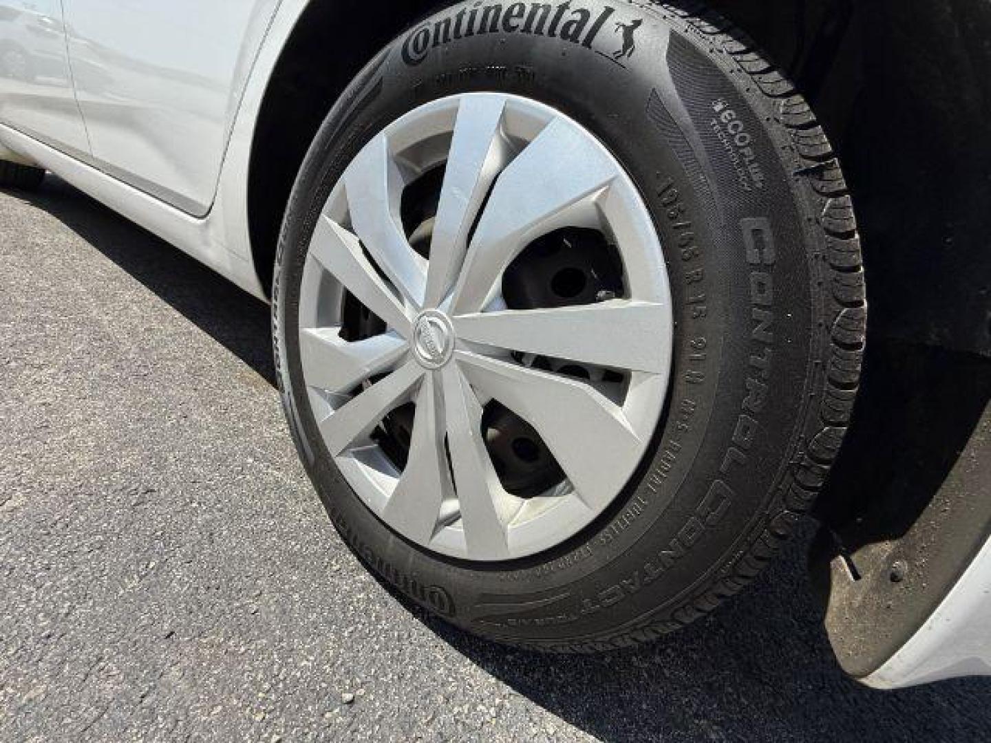 2020 WHITE Nissan Versa S Xtronic CVT (3N1CN8DV7LL) with an 1.6L I-4 DOHC engine, located at 2715 W Pioneer Pkwy, Arlington, TX, 76013, (817) 265-9009, 32.710262, -97.153236 - Photo#9