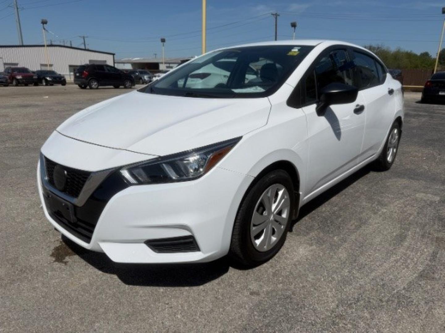 2020 WHITE Nissan Versa S Xtronic CVT (3N1CN8DV7LL) with an 1.6L I-4 DOHC engine, located at 2715 W Pioneer Pkwy, Arlington, TX, 76013, (817) 265-9009, 32.710262, -97.153236- Photo#2
