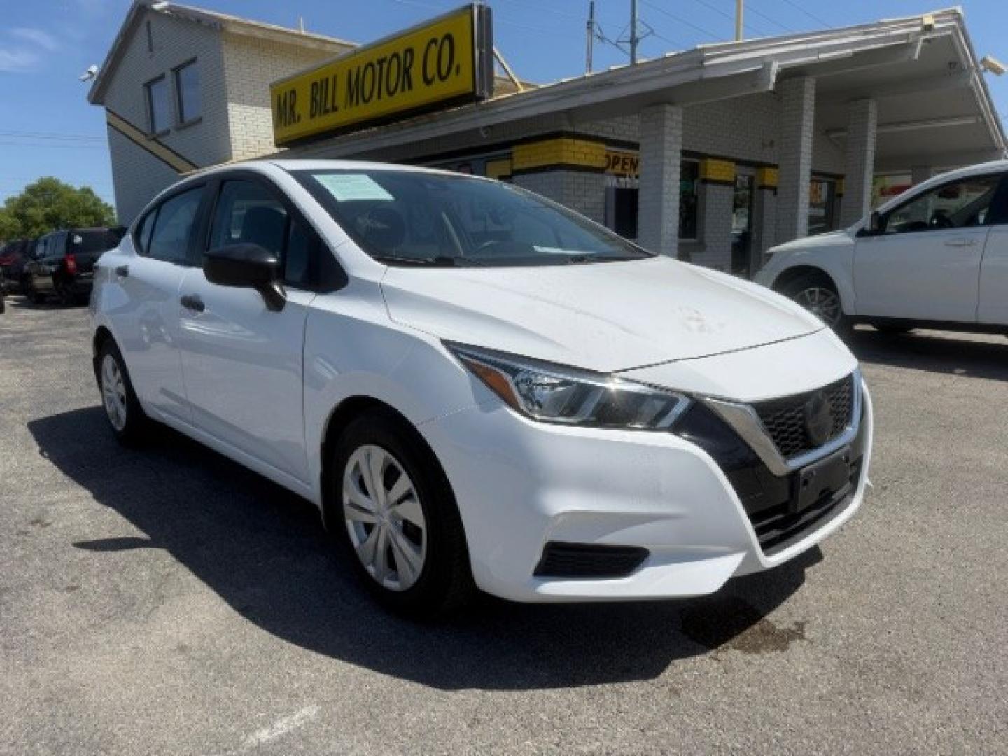 2020 WHITE Nissan Versa S Xtronic CVT (3N1CN8DV7LL) with an 1.6L I-4 DOHC engine, located at 2715 W Pioneer Pkwy, Arlington, TX, 76013, (817) 265-9009, 32.710262, -97.153236- Photo#4
