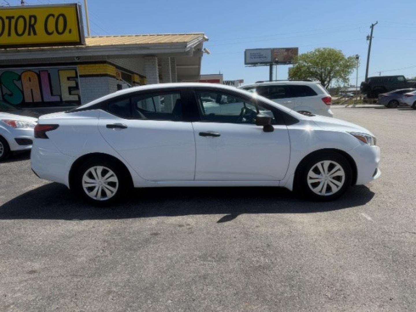 2020 WHITE Nissan Versa S Xtronic CVT (3N1CN8DV7LL) with an 1.6L I-4 DOHC engine, located at 2715 W Pioneer Pkwy, Arlington, TX, 76013, (817) 265-9009, 32.710262, -97.153236- Photo#5
