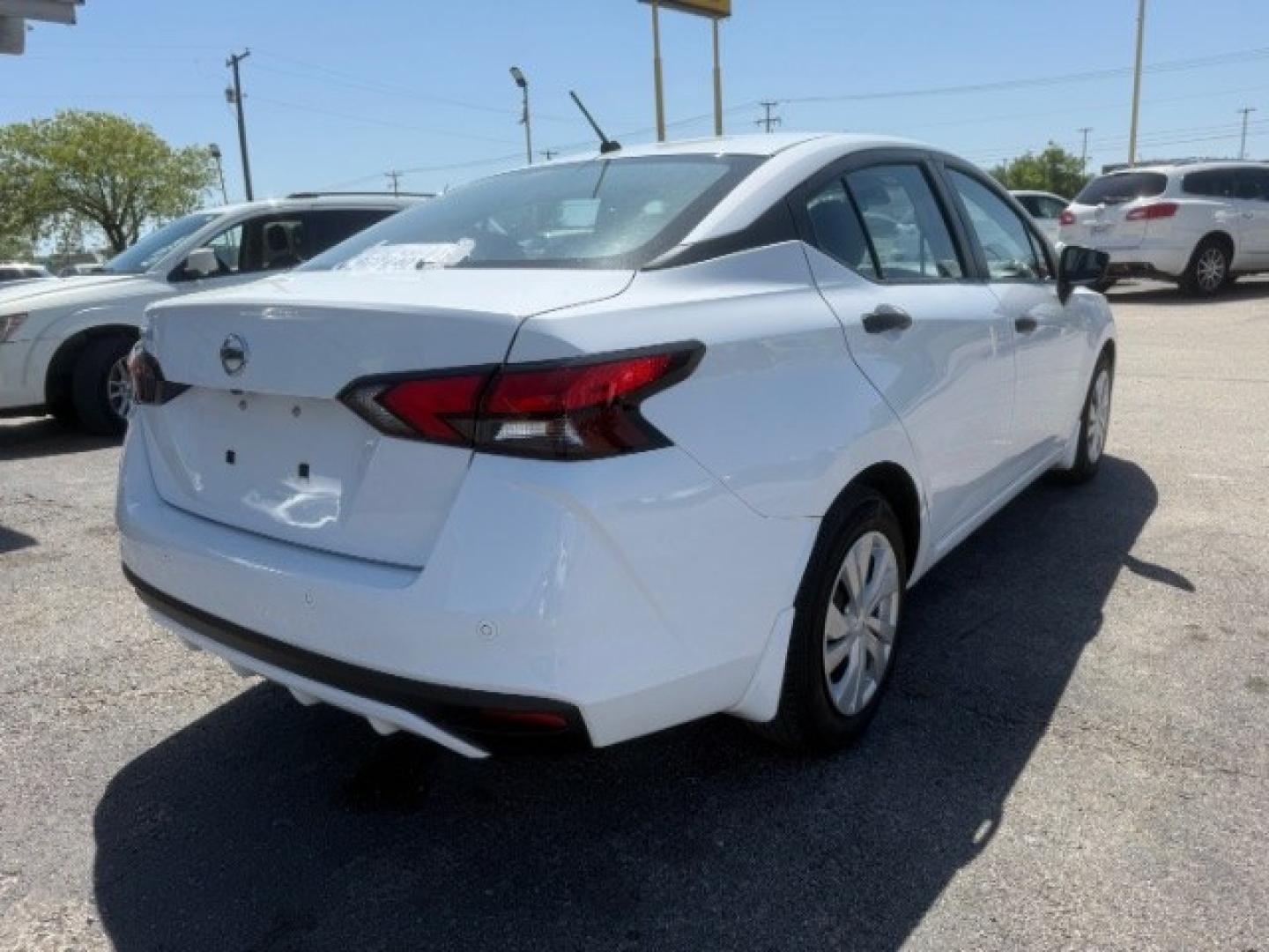 2020 WHITE Nissan Versa S Xtronic CVT (3N1CN8DV7LL) with an 1.6L I-4 DOHC engine, located at 2715 W Pioneer Pkwy, Arlington, TX, 76013, (817) 265-9009, 32.710262, -97.153236- Photo#6