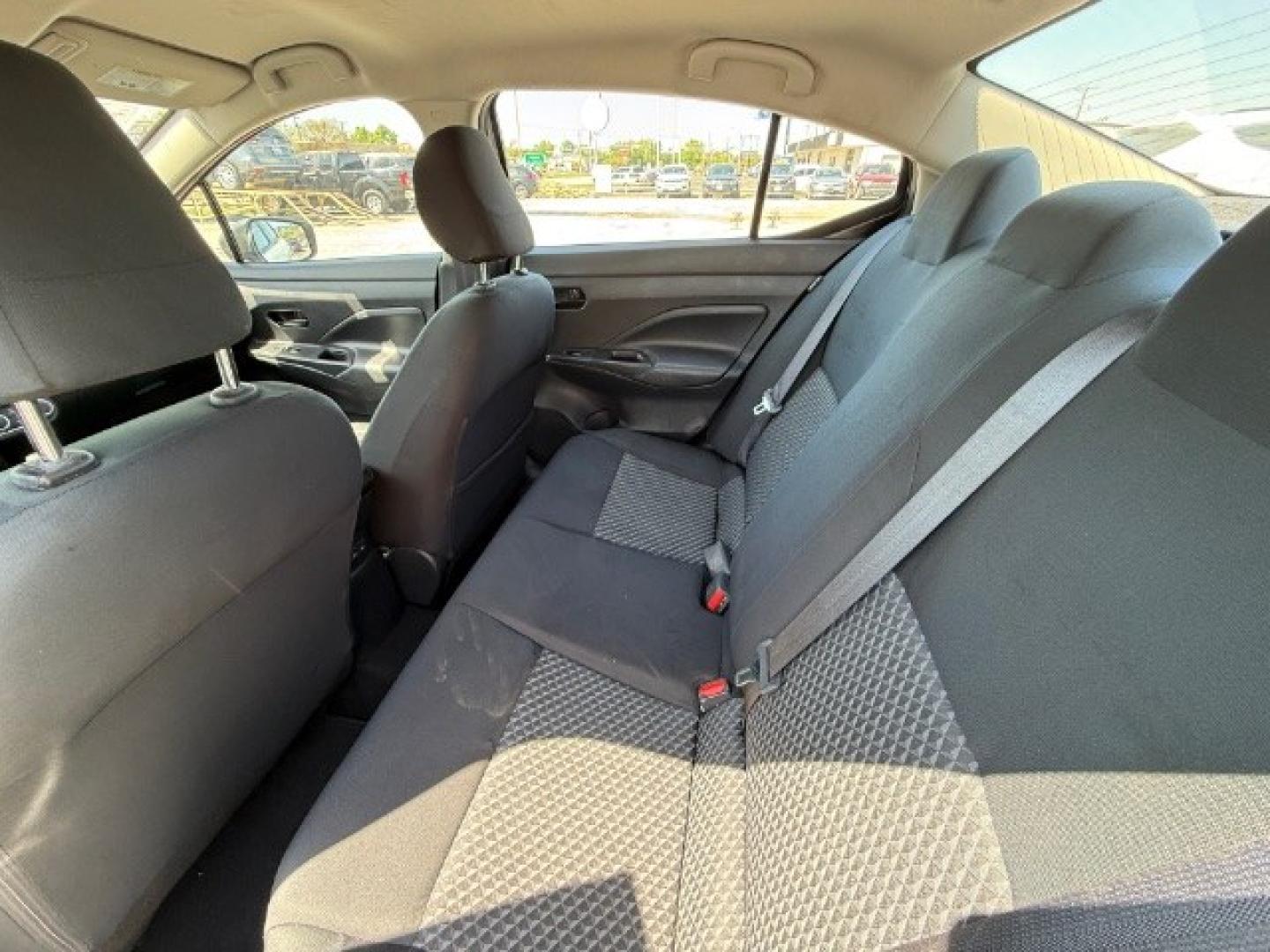 2020 WHITE Nissan Versa S Xtronic CVT (3N1CN8DV7LL) with an 1.6L I-4 DOHC engine, located at 2715 W Pioneer Pkwy, Arlington, TX, 76013, (817) 265-9009, 32.710262, -97.153236- Photo#10