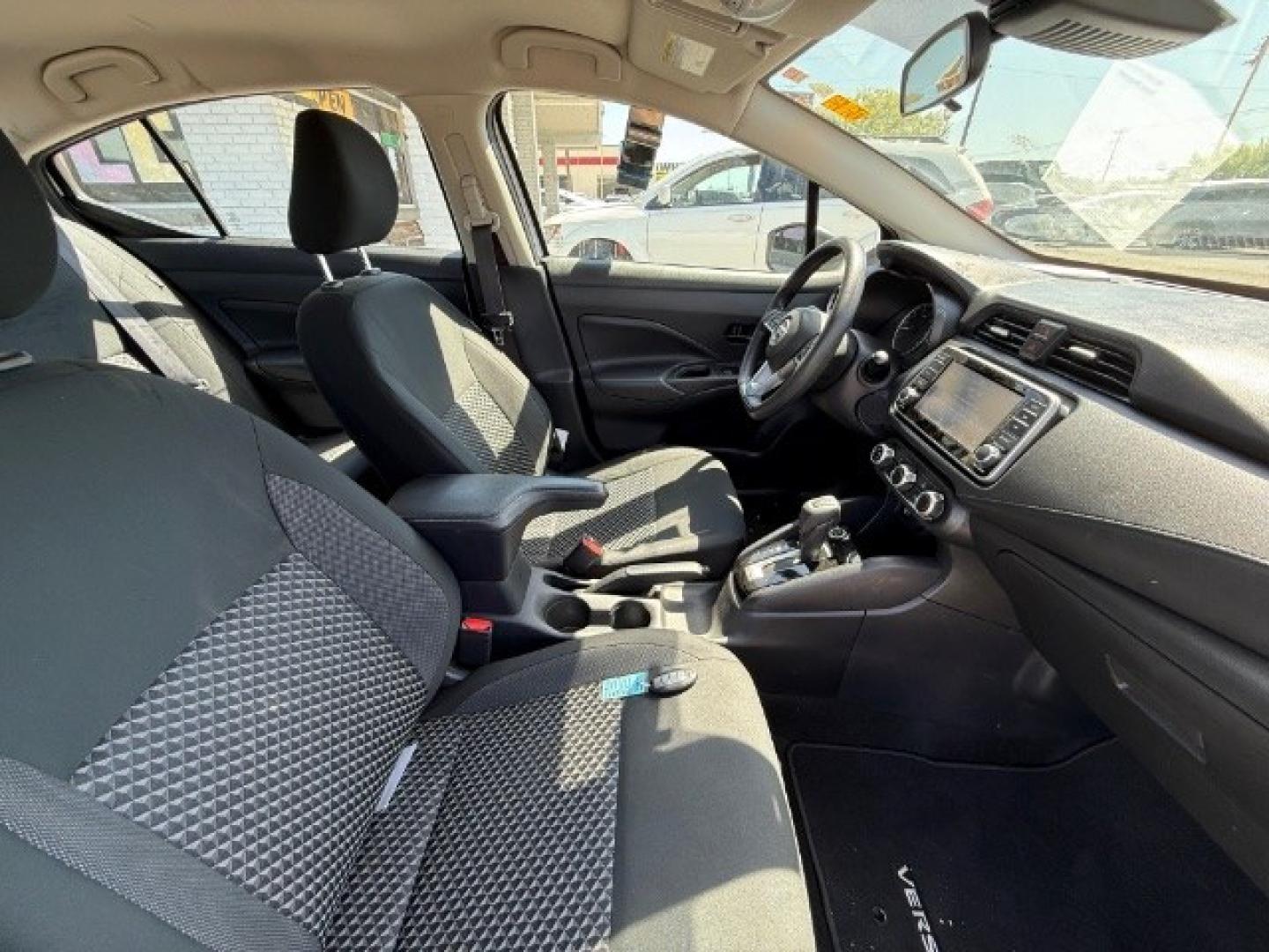 2020 WHITE Nissan Versa S Xtronic CVT (3N1CN8DV7LL) with an 1.6L I-4 DOHC engine, located at 2715 W Pioneer Pkwy, Arlington, TX, 76013, (817) 265-9009, 32.710262, -97.153236- Photo#12