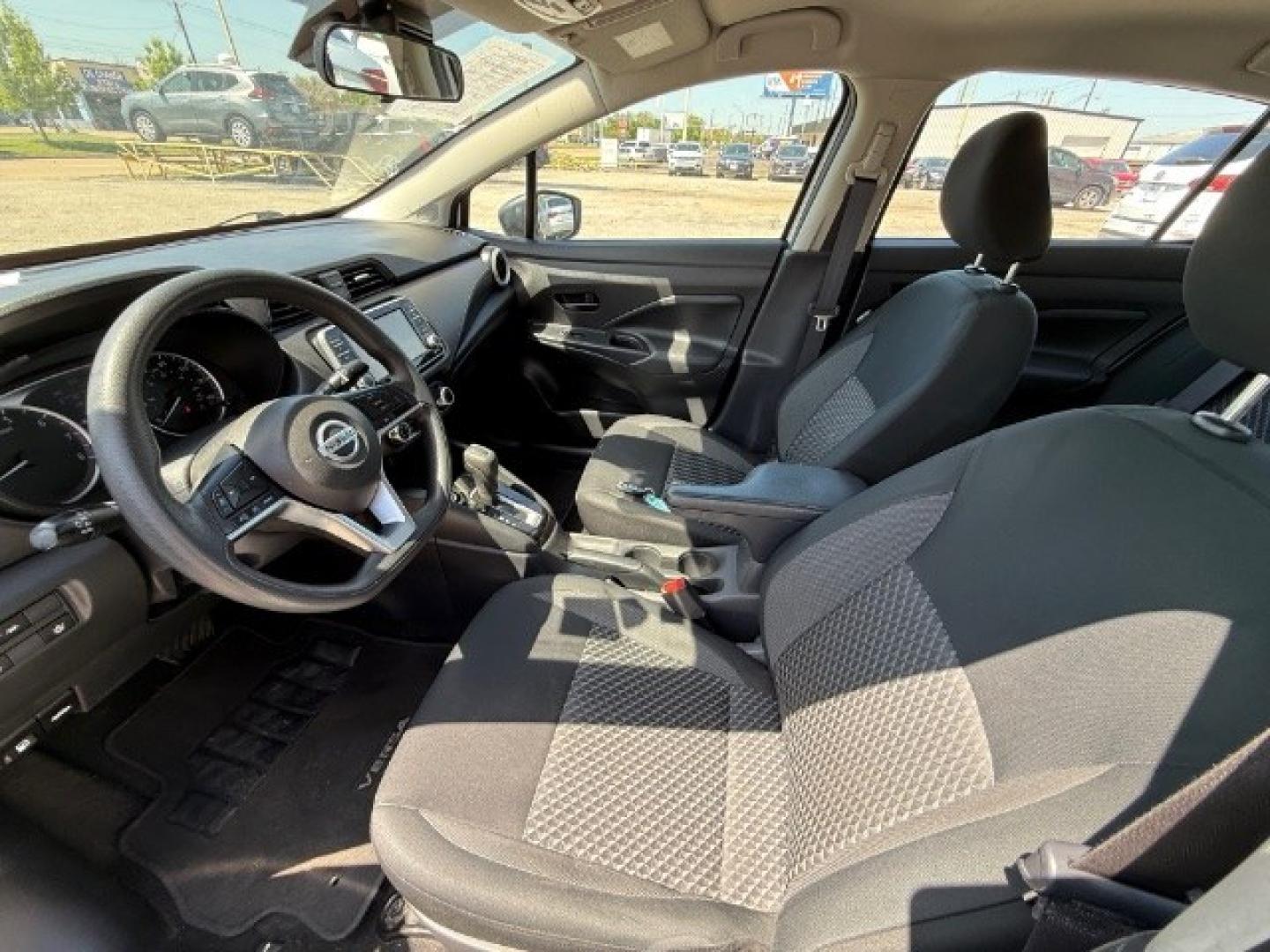 2020 WHITE Nissan Versa S Xtronic CVT (3N1CN8DV7LL) with an 1.6L I-4 DOHC engine, located at 2715 W Pioneer Pkwy, Arlington, TX, 76013, (817) 265-9009, 32.710262, -97.153236- Photo#13