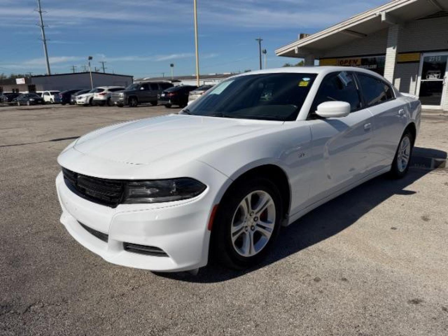 2021 WHITE Dodge Charger SXT (2C3CDXBG0MH) with an 3.6L V6 DOHC 24V engine, 8-Speed Automatic transmission, located at 2715 W Pioneer Pkwy, Arlington, TX, 76013, (817) 265-9009, 32.710262, -97.153236 - Photo#2