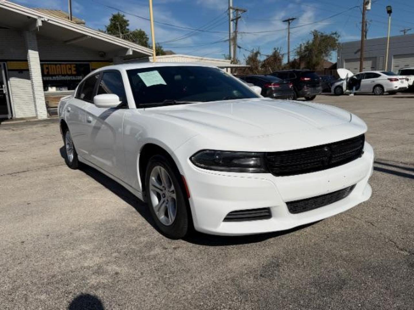 2021 WHITE Dodge Charger SXT (2C3CDXBG0MH) with an 3.6L V6 DOHC 24V engine, 8-Speed Automatic transmission, located at 2715 W Pioneer Pkwy, Arlington, TX, 76013, (817) 265-9009, 32.710262, -97.153236 - Photo#4