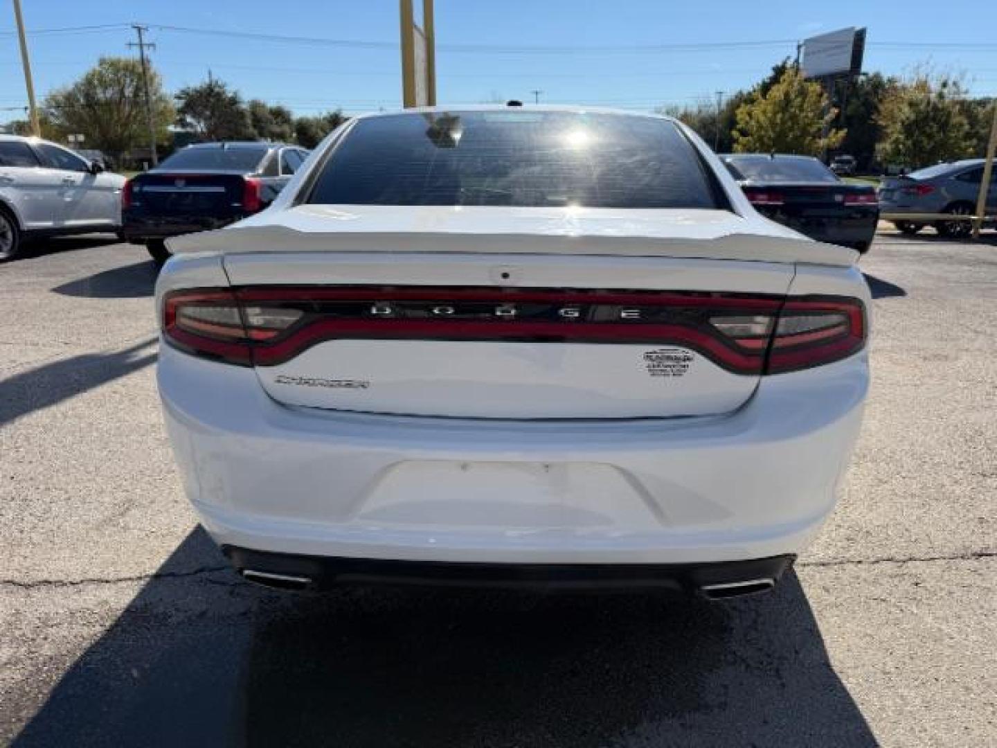 2021 WHITE Dodge Charger SXT (2C3CDXBG0MH) with an 3.6L V6 DOHC 24V engine, 8-Speed Automatic transmission, located at 2715 W Pioneer Pkwy, Arlington, TX, 76013, (817) 265-9009, 32.710262, -97.153236 - Photo#6