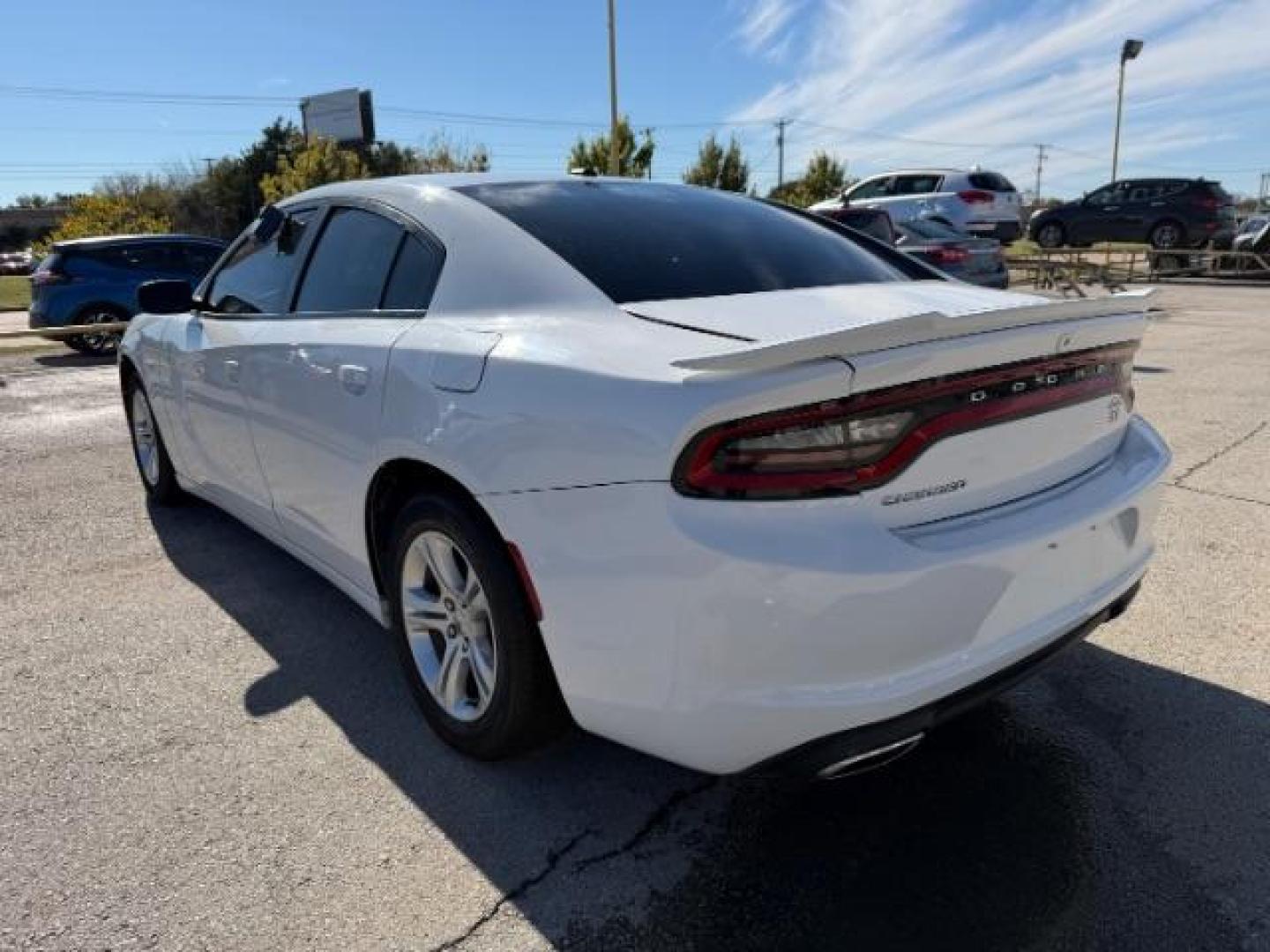 2021 WHITE Dodge Charger SXT (2C3CDXBG0MH) with an 3.6L V6 DOHC 24V engine, 8-Speed Automatic transmission, located at 2715 W Pioneer Pkwy, Arlington, TX, 76013, (817) 265-9009, 32.710262, -97.153236 - Photo#7