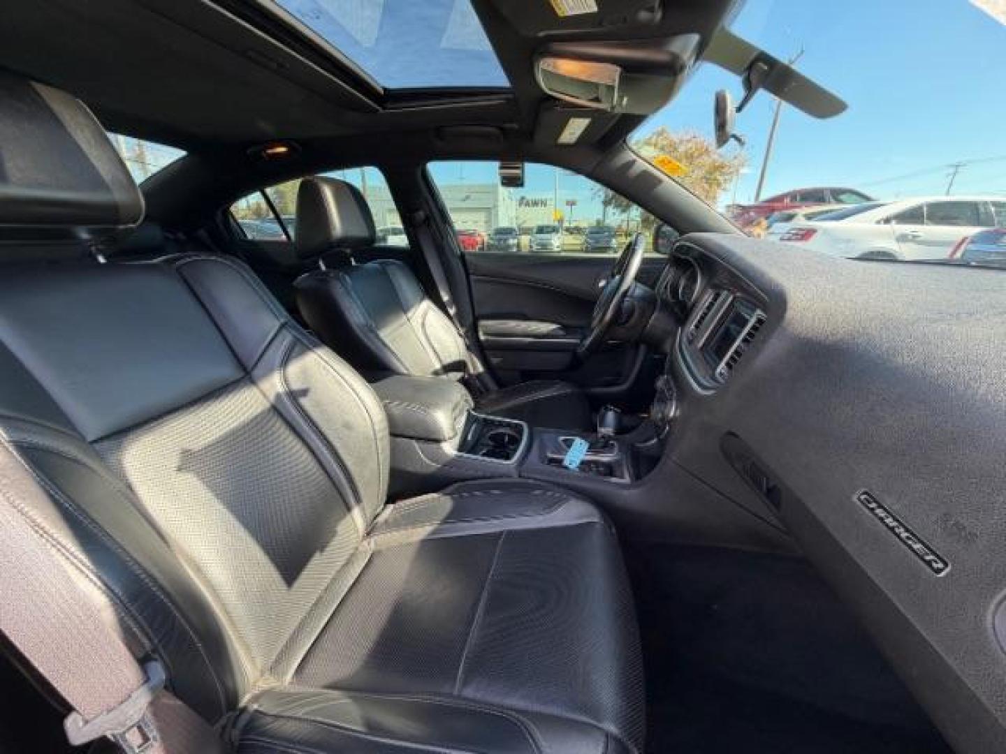 2021 WHITE Dodge Charger SXT (2C3CDXBG0MH) with an 3.6L V6 DOHC 24V engine, 8-Speed Automatic transmission, located at 2715 W Pioneer Pkwy, Arlington, TX, 76013, (817) 265-9009, 32.710262, -97.153236 - Photo#9